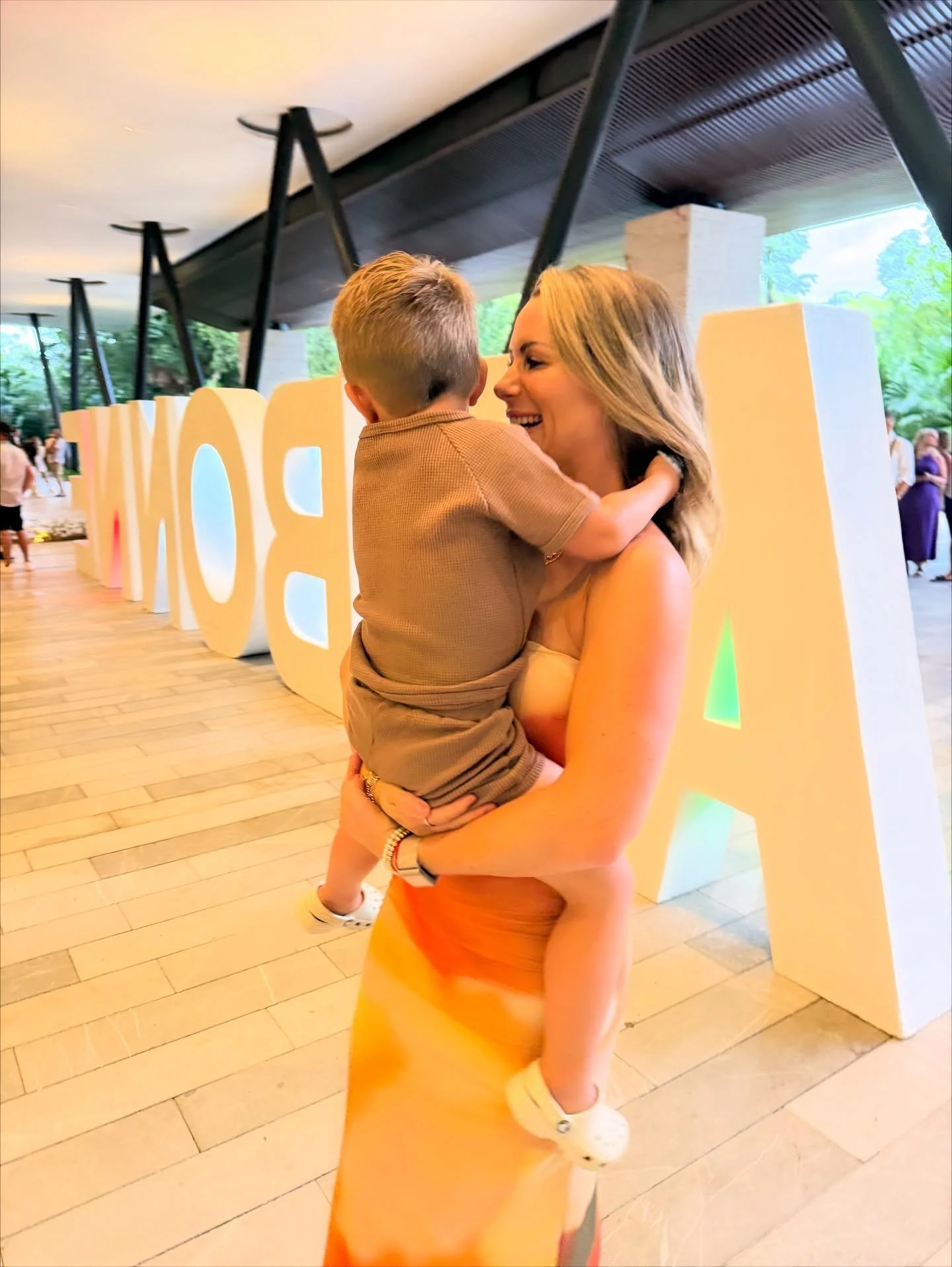 Arbonne&rsquo;s Welcome Dinner! Crossed the stage as a top achiever&hellip; with my son in my arms &amp; my number one supporter front row. That&rsquo;s the real reward. 💛🙏✨