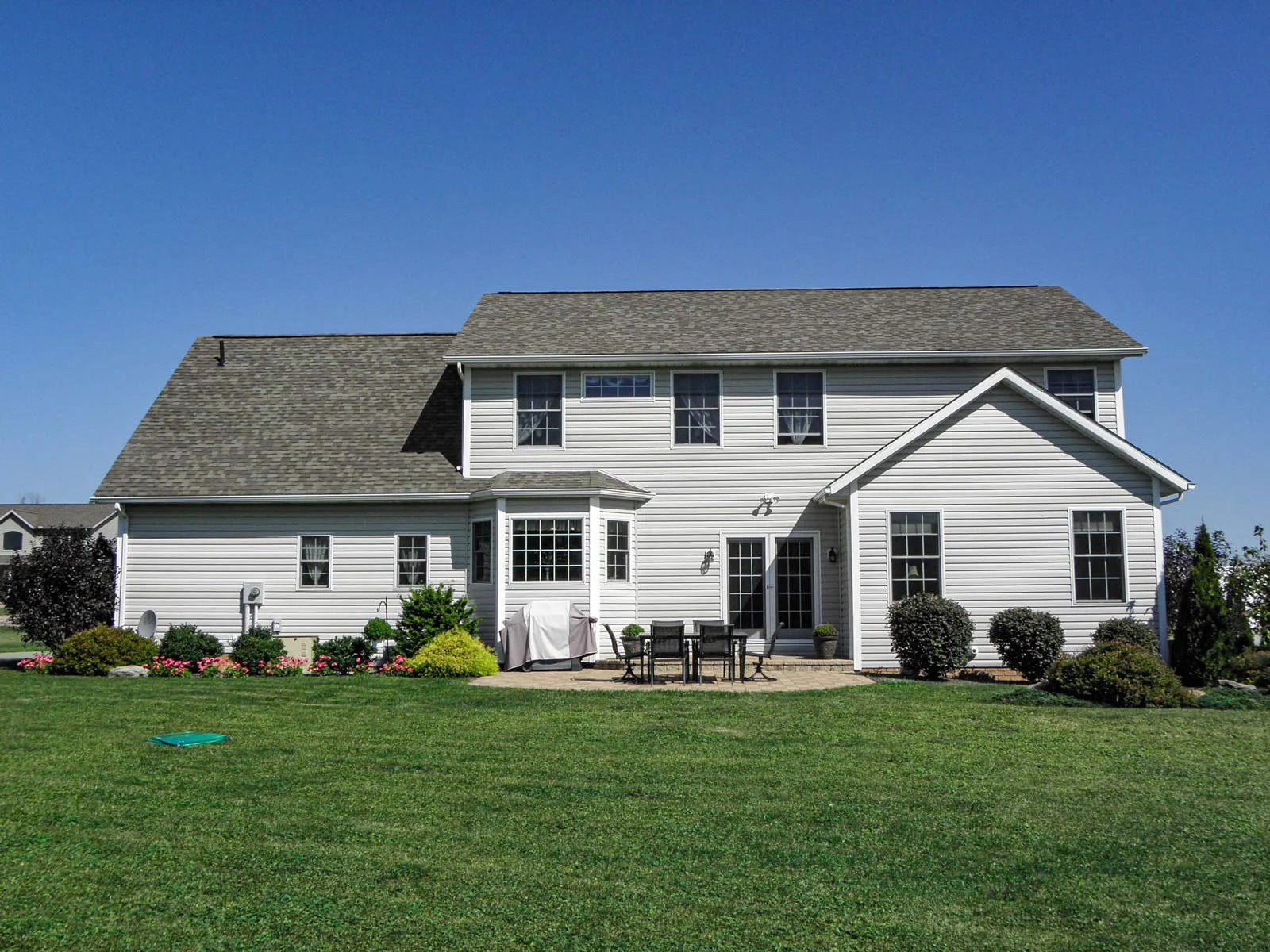 Double-4-Dutch-Lap_Willowbrook_White.jpg