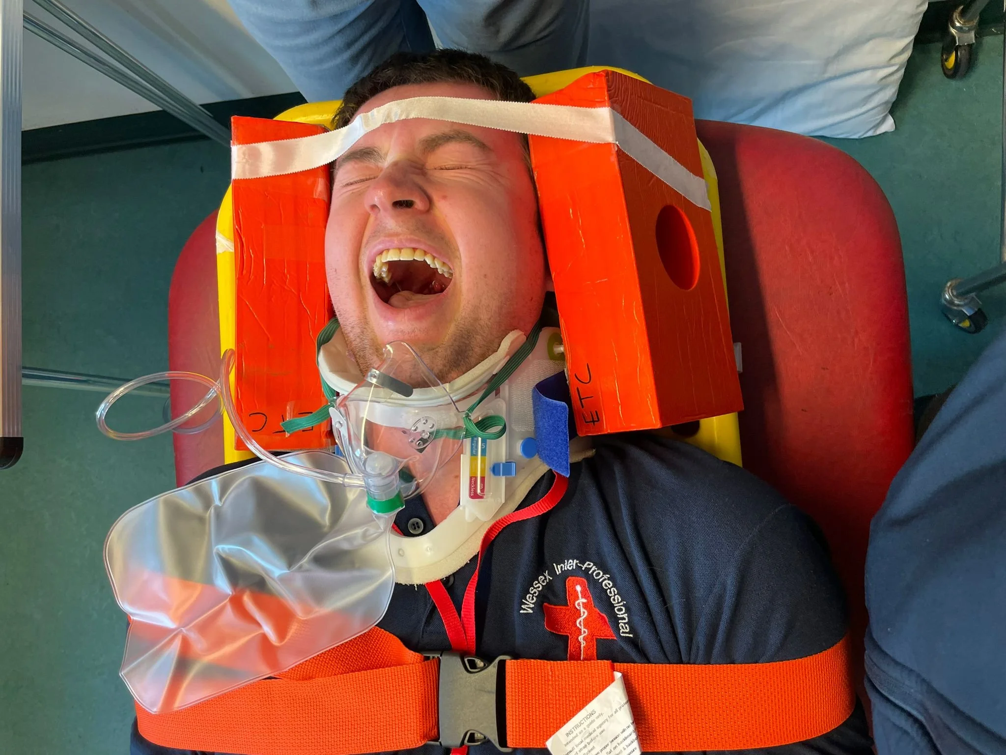 Immobilisation and 02 administration