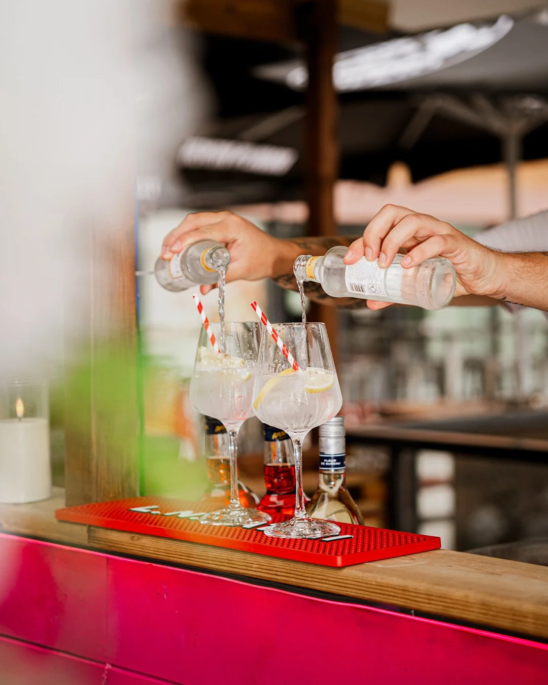 🌅🍹

Un spritz &agrave; la main,
le sunset en face de toi
et l&rsquo;ambiance unique du B22&hellip; 😏

Viens profiter de notre terrasse et lancer l&rsquo;&eacute;t&eacute; avec nous ✨

Et demain, c&rsquo;est Jeudi Cocktail Mix 🍸
👉 Ton cocktail pr