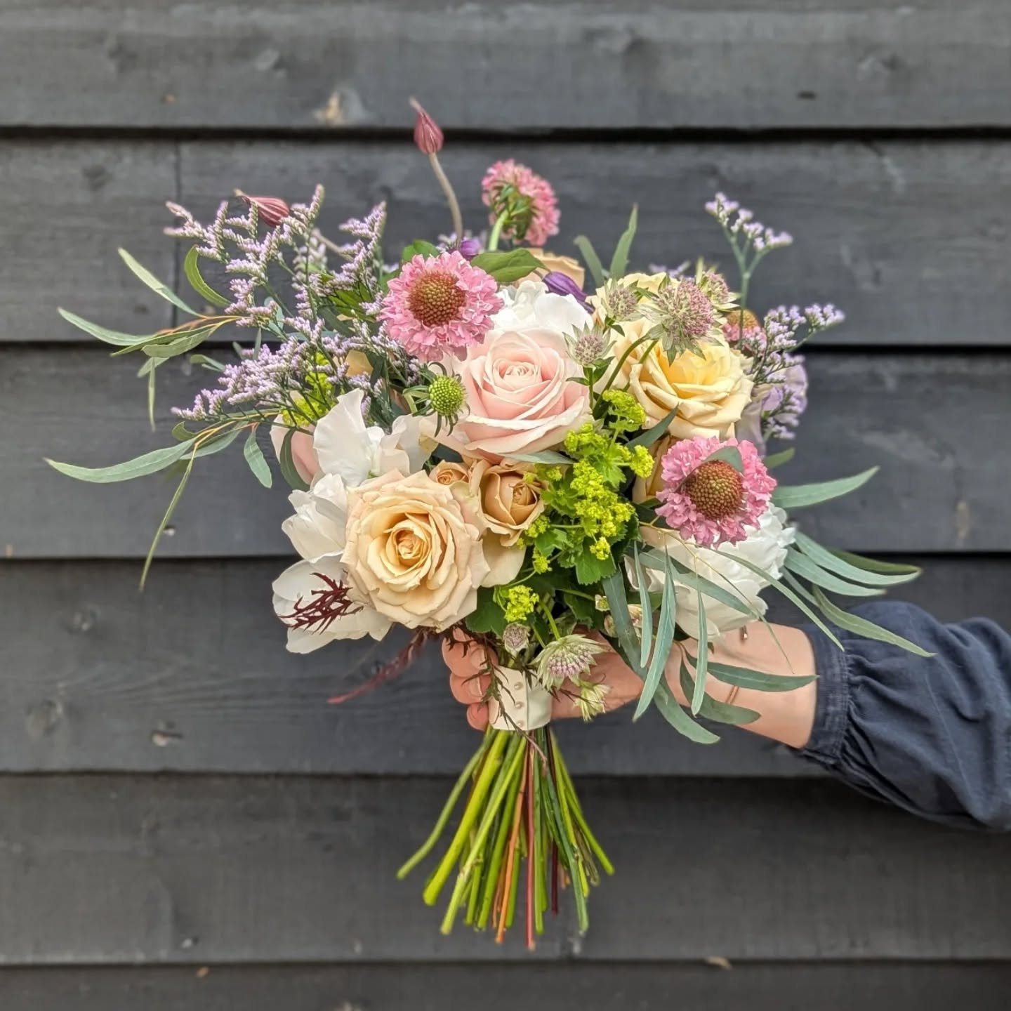 This weekends bridal bouquet 💐🤍

#weddingbouquets 
#weddingflowers 
#weddingsurrey 
#sustainableflowers 
#surreyflorist