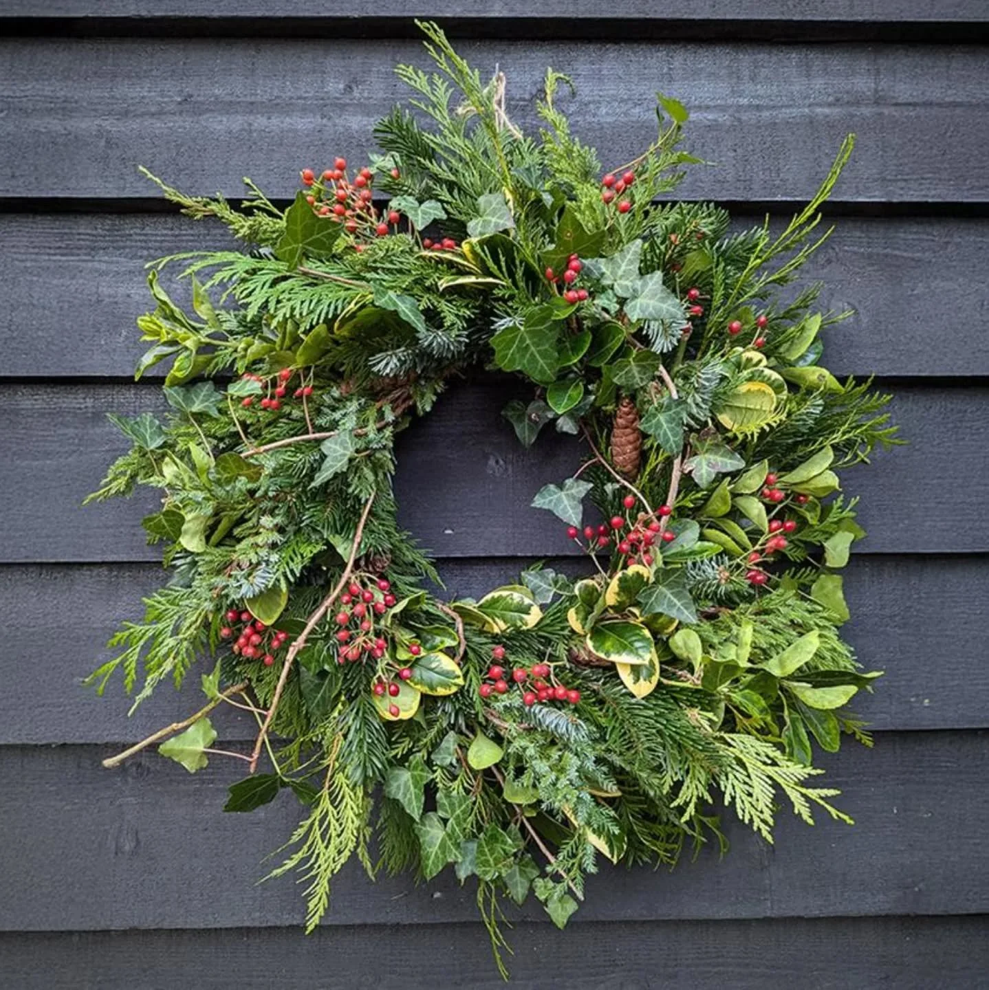 Booking now open for our Christmas Wreath Workshop's! 🎄 Only two dates available this year, 4th &amp; 6th December, all details and booking information on the website (link in bio). Limited spaces available! 

#wreathmaking #wreathworkshops #christm