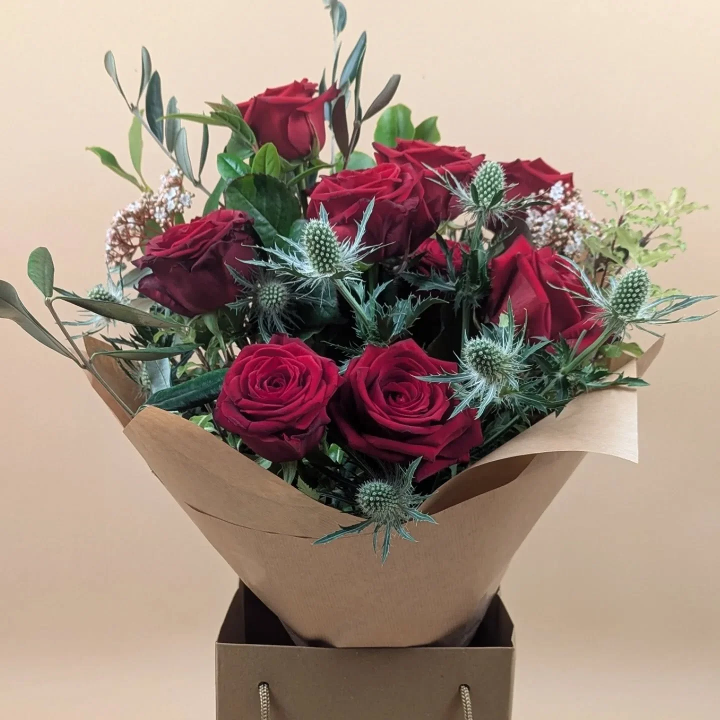 ❤️ Valentine&rsquo;s Day ❤️

Gift bouquets from &pound;40
Premium Roses, Spring bunches (with UK tulips) &amp; Vase arrangements -hand delivered with no cellophane 💚🌱♻️

DM me or order on
www.bunchlane.com

#Haslemereflorist 
#Haslemereflowers 
#su