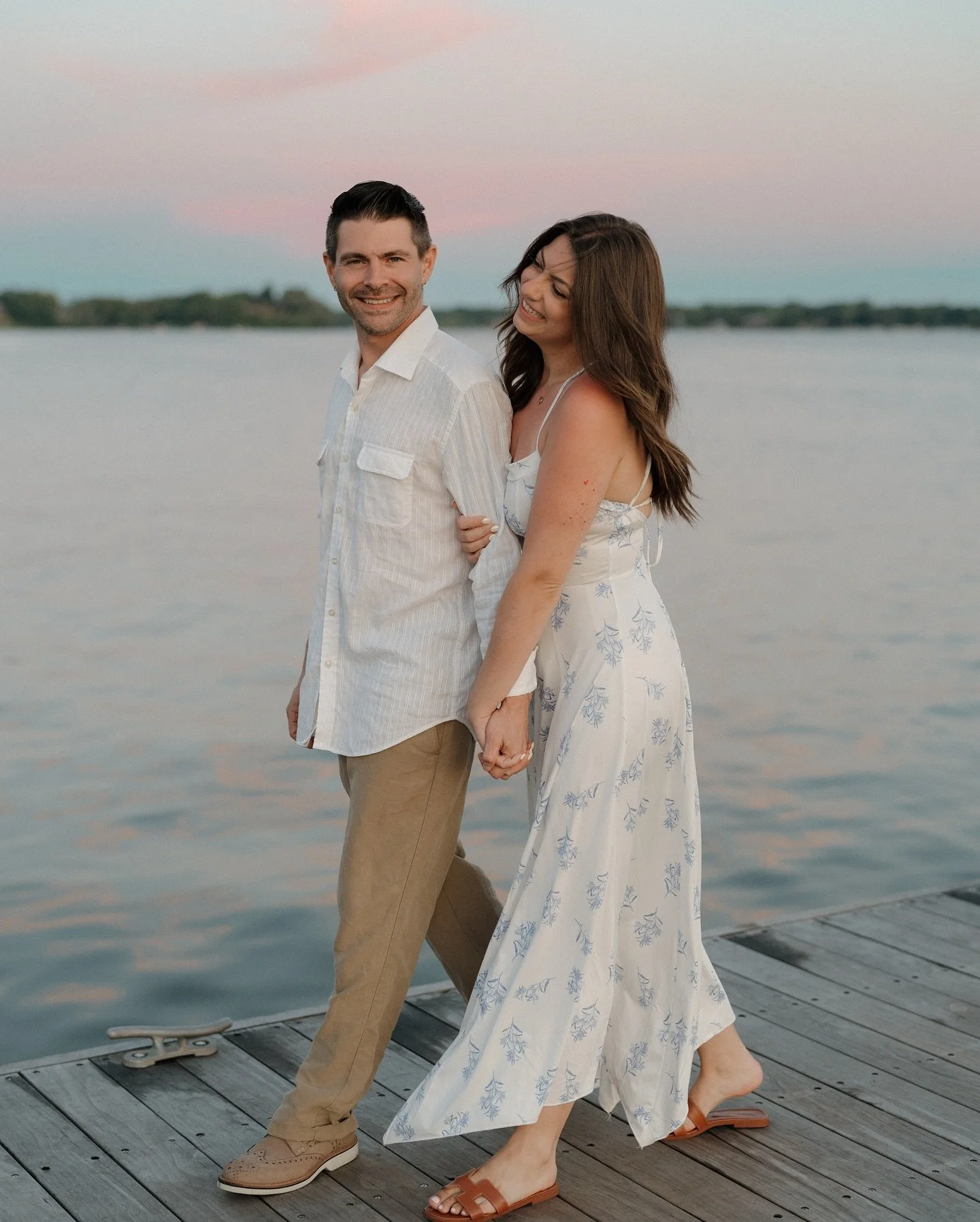 Just here to say, I absolutely adore Ellie and Ryan. 

#engagementsession #shesaidyes #mnbride #minnesotaweddingphotographer