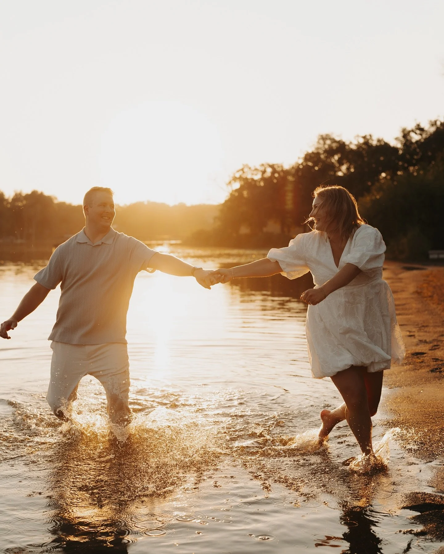 As if it was straight out of a movie 🥹

Kasey and Jordan, you two are absolutely amazing together. 🤍

#shesaidyes #mnbride #unscriptedposingapp #engagementsession