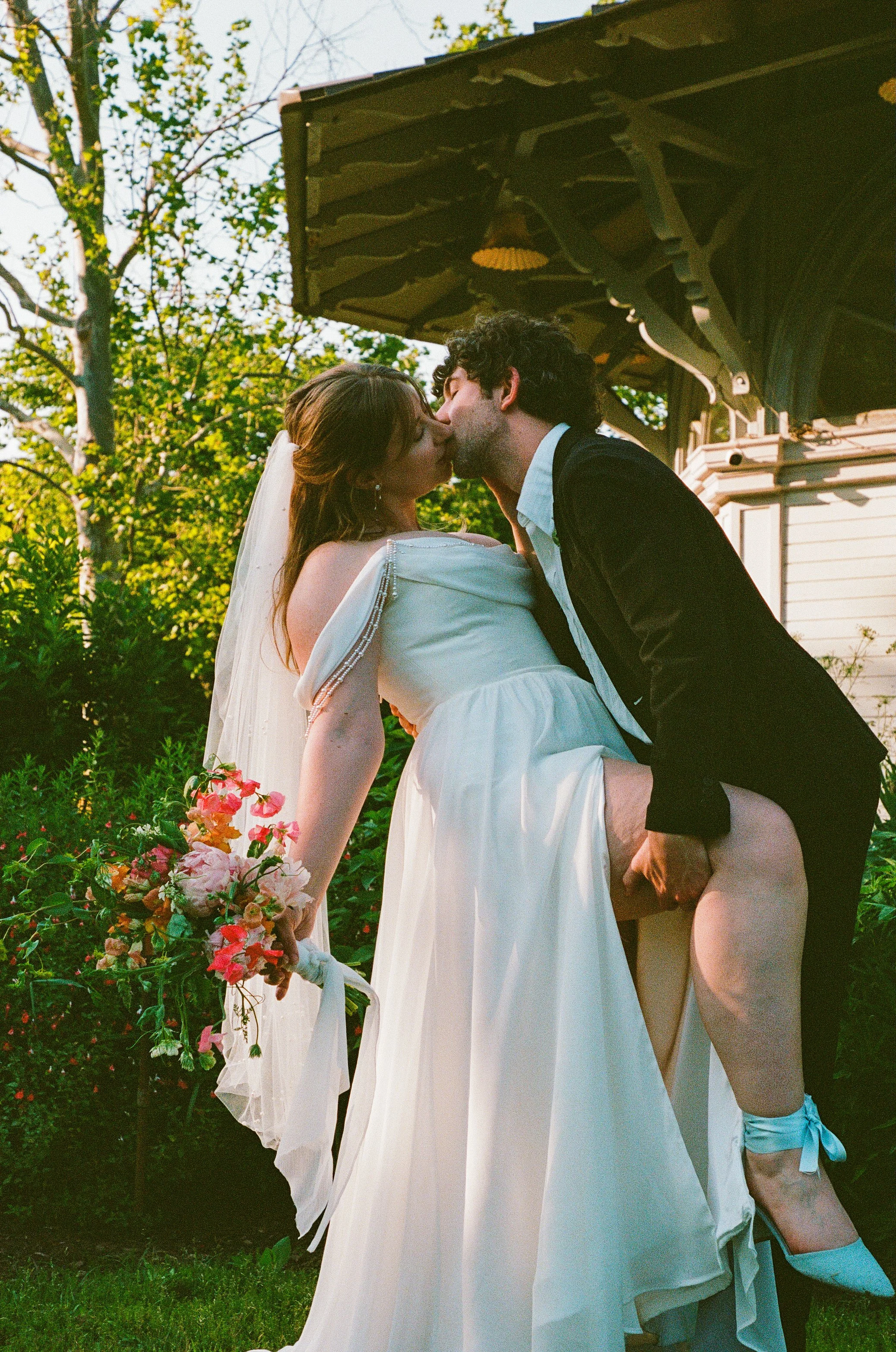 Maura & Macenzie-Portra400&800-05-16-26-127.jpg