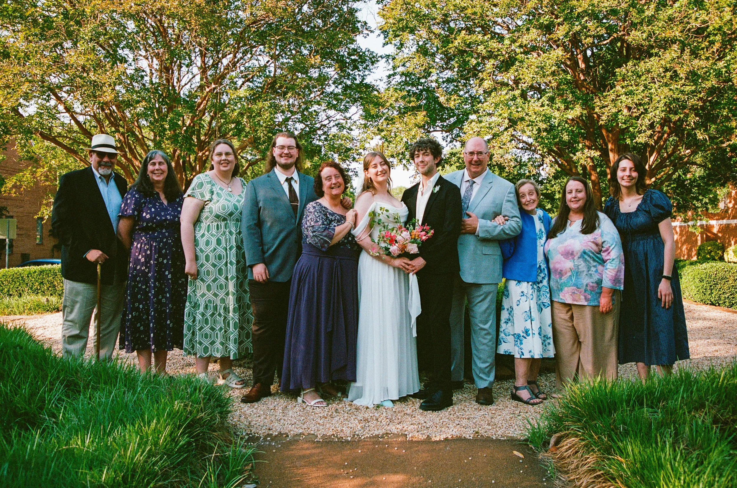 Maura & Macenzie-Portra400&800-05-16-26-93.jpg