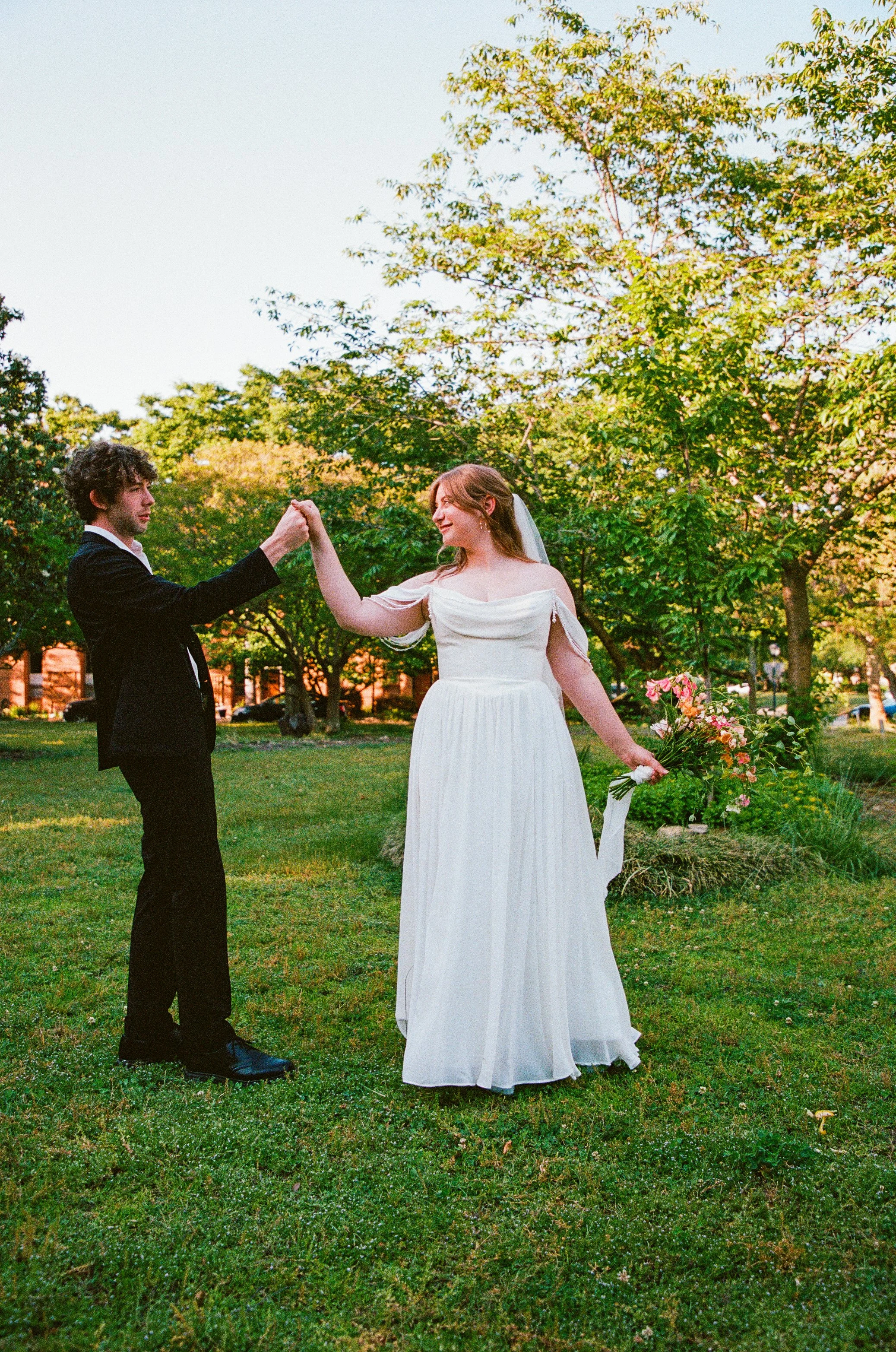 Maura & Macenzie-Portra400&800-05-16-26-111.jpg
