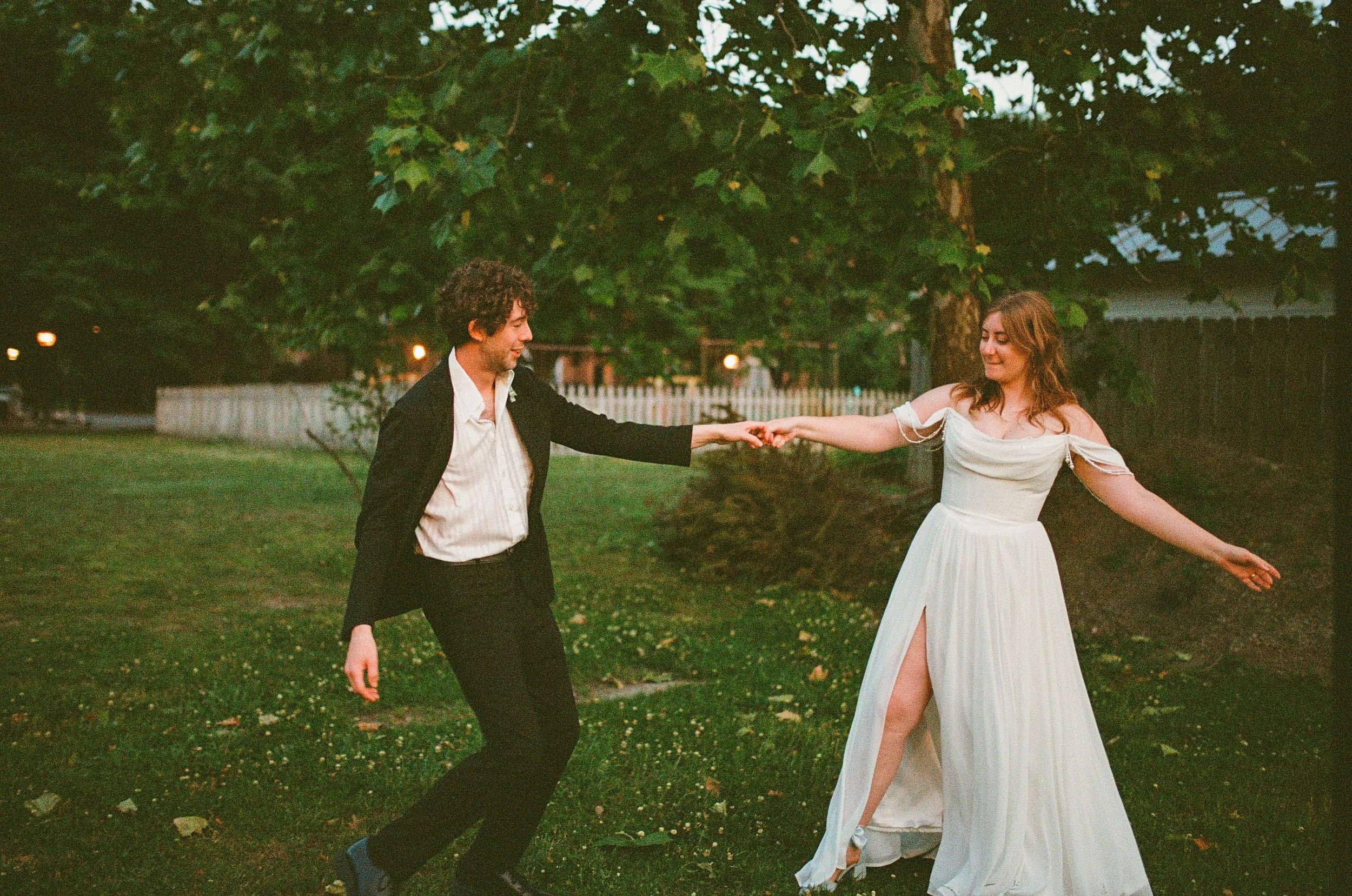 Maura & Macenzie-Portra400&800-05-16-26-191.jpg