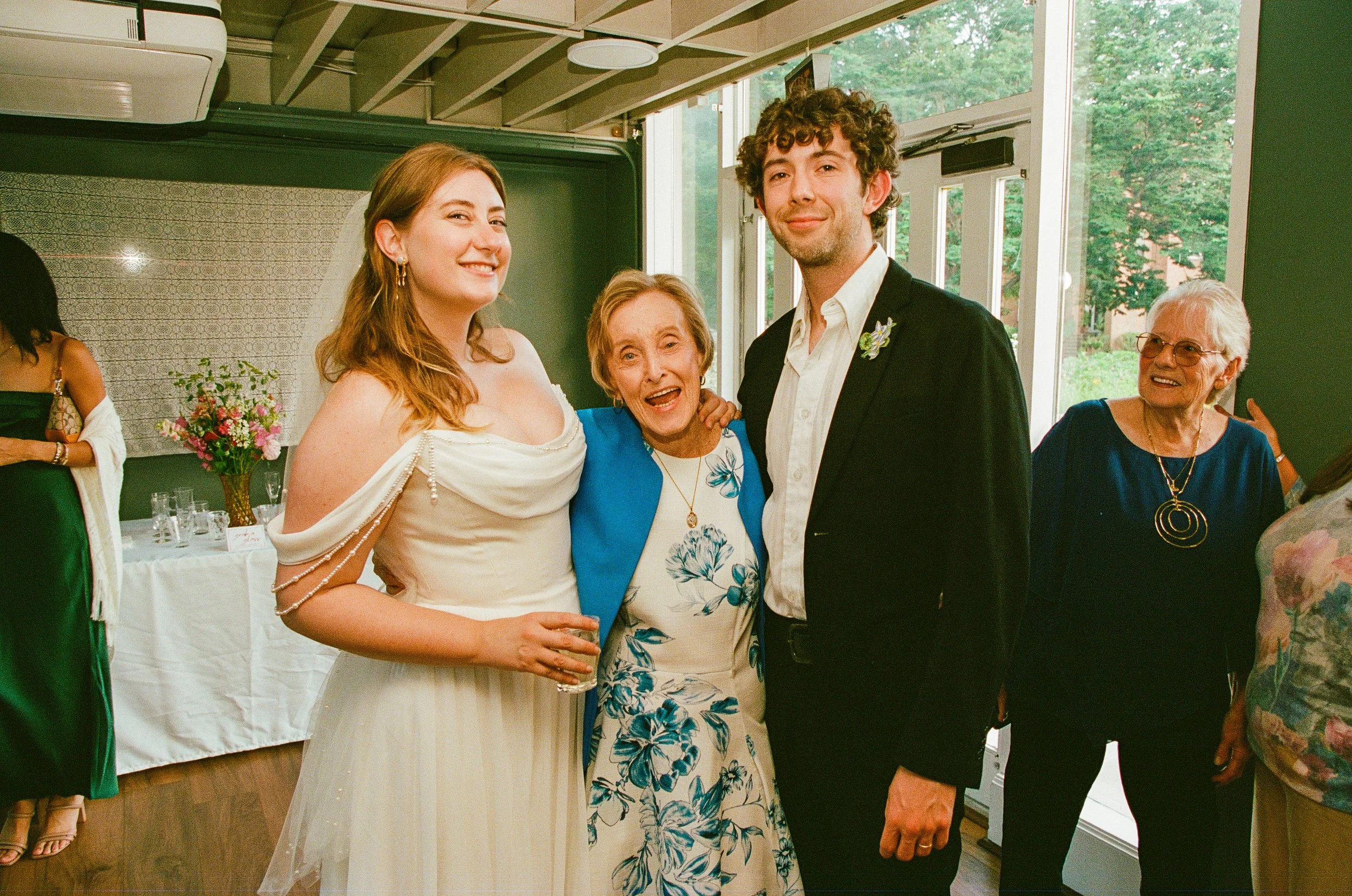 Maura & Macenzie-Portra400&800-05-16-26-137.jpg
