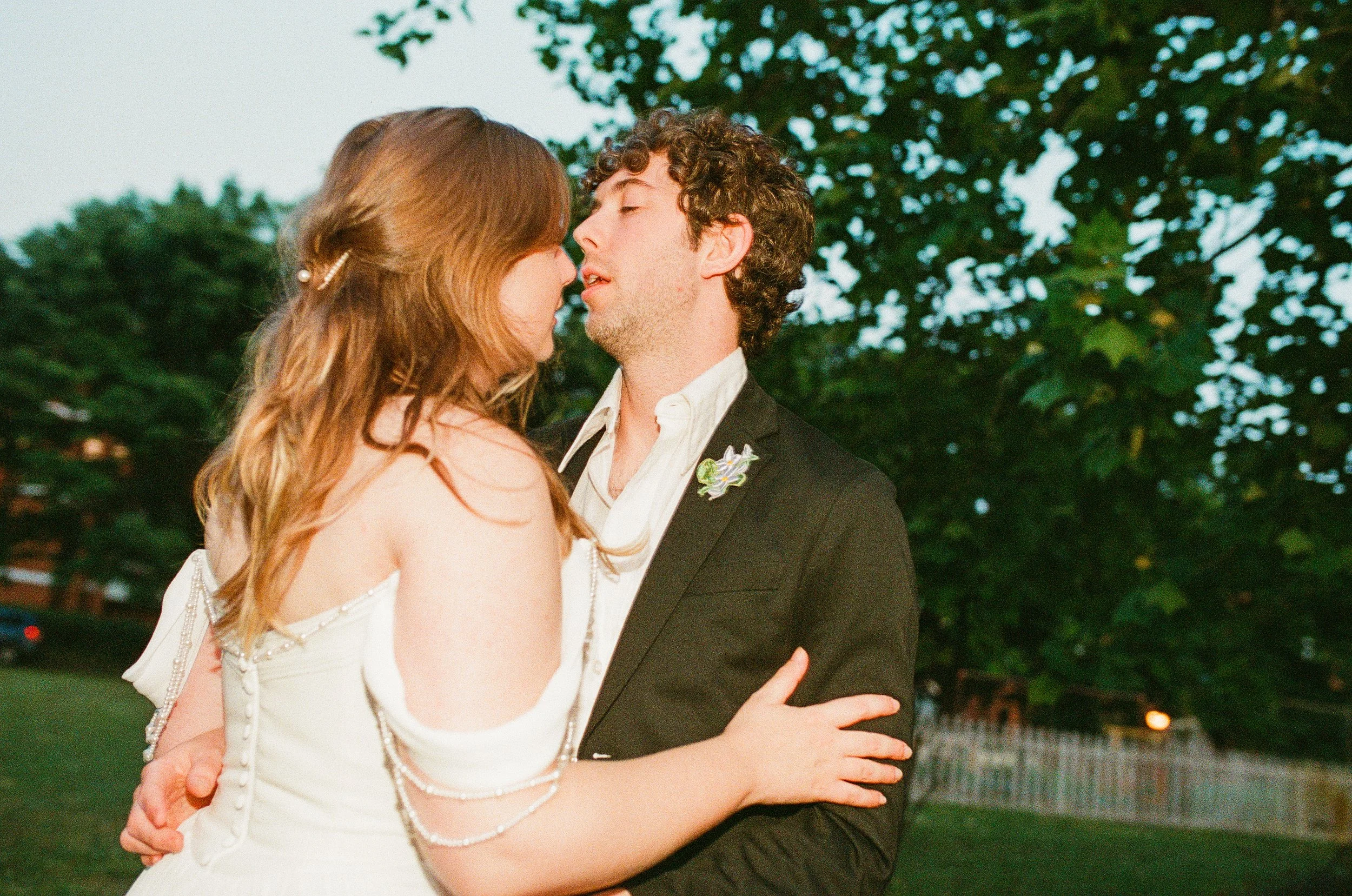 Maura & Macenzie-Portra400&800-05-16-26-195.jpg