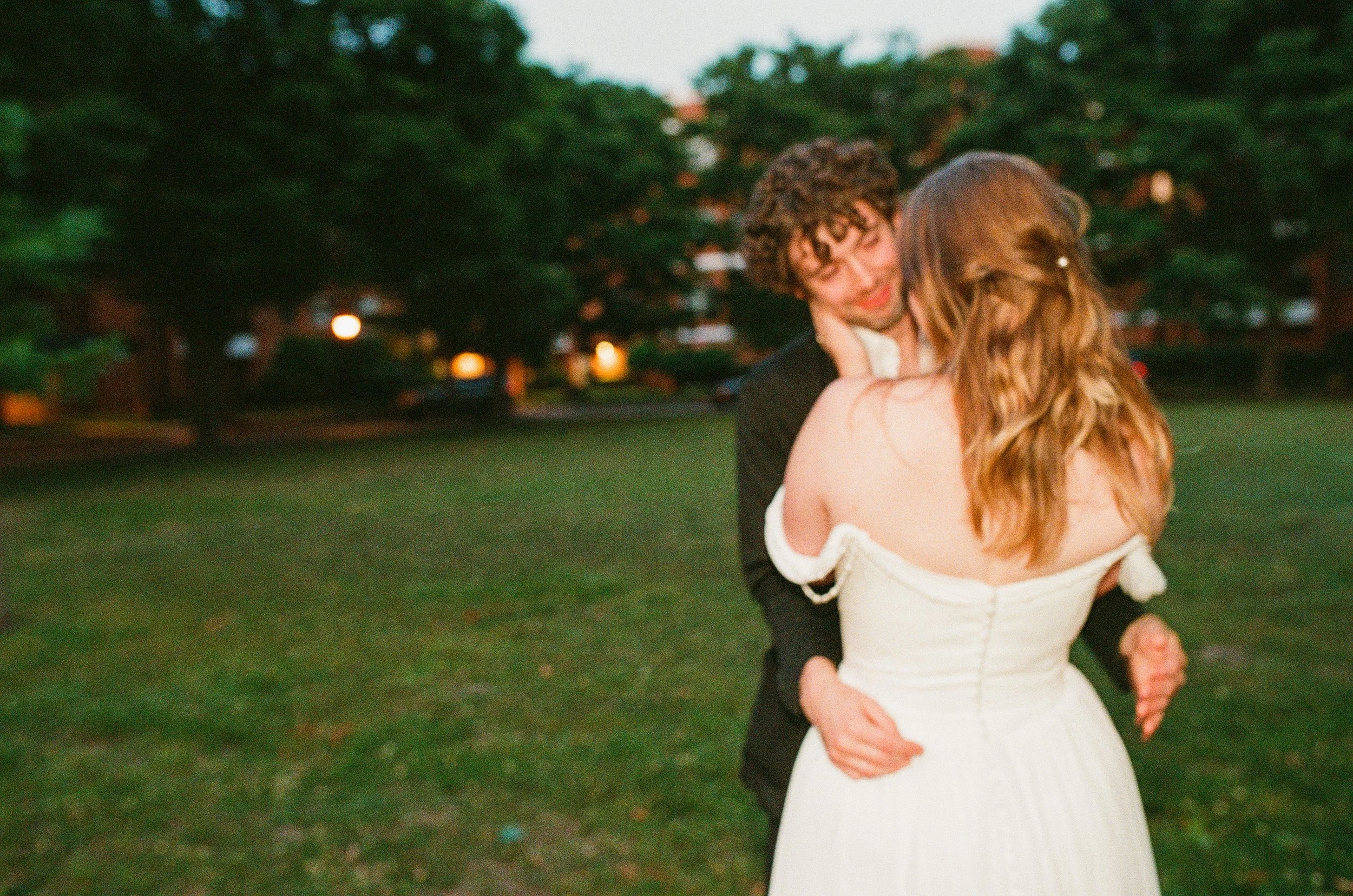 Maura & Macenzie-Portra400&800-05-16-26-200.jpg