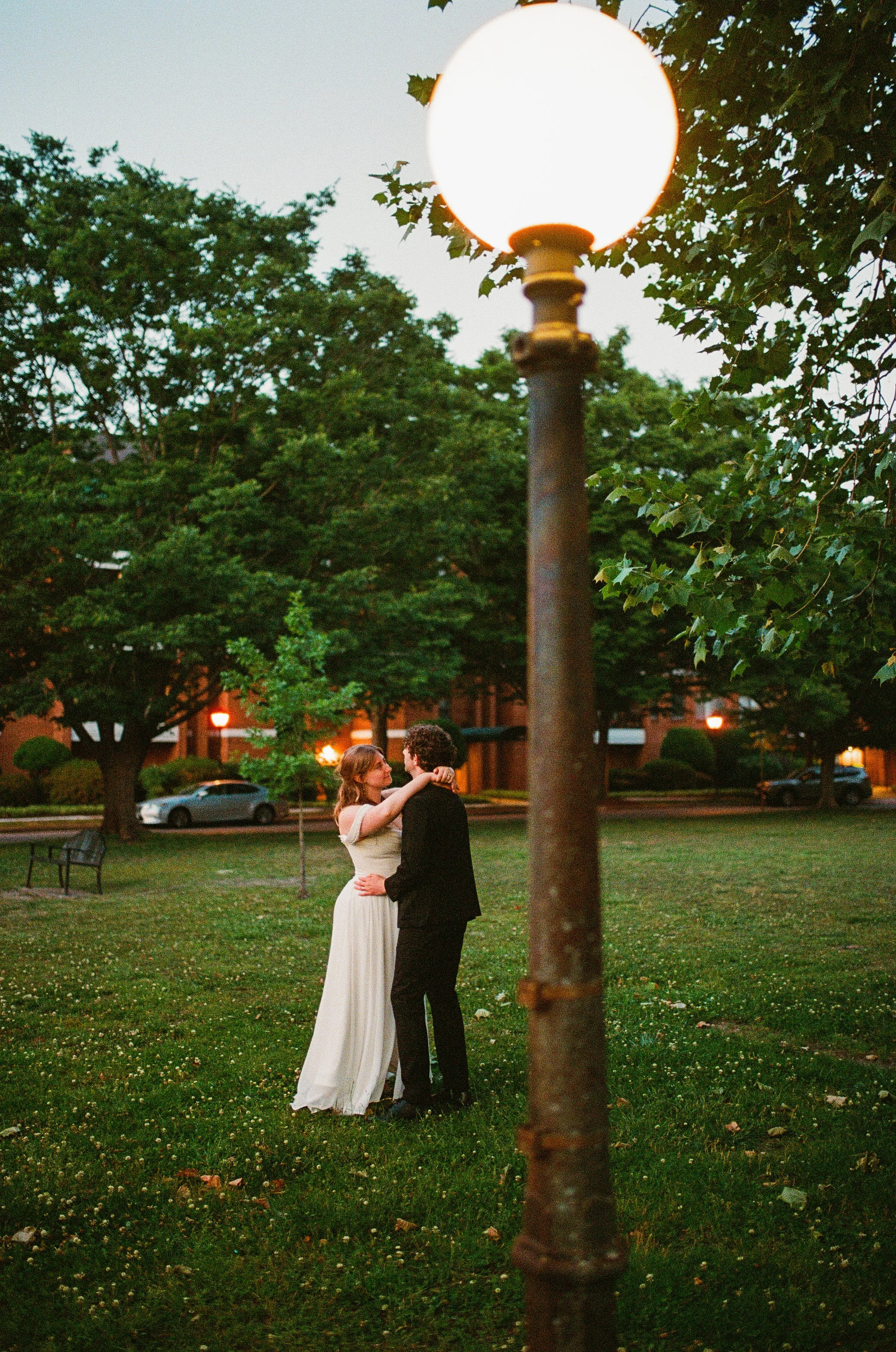 Maura & Macenzie-Portra400&800-05-16-26-190.jpg
