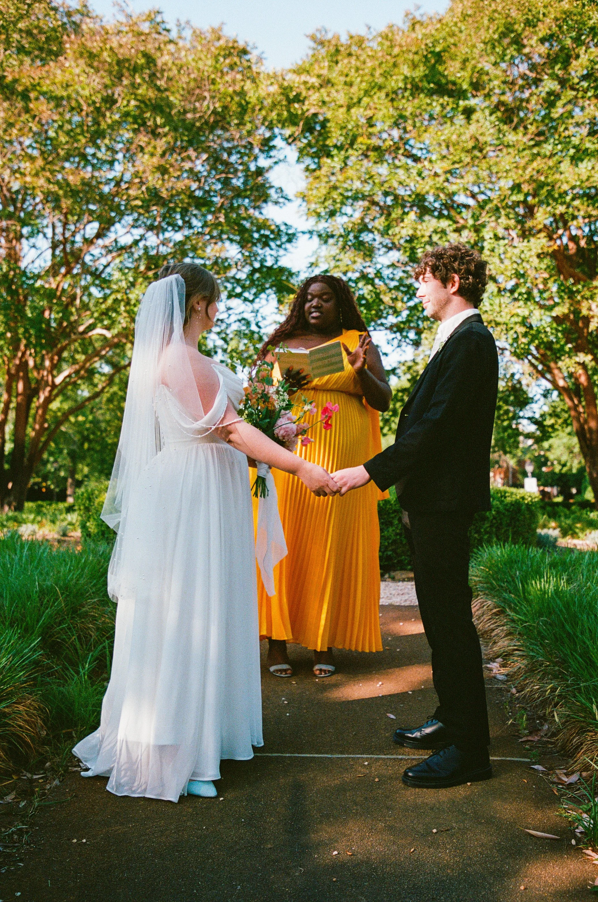 Maura & Macenzie-Portra400&800-05-16-26-58.jpg