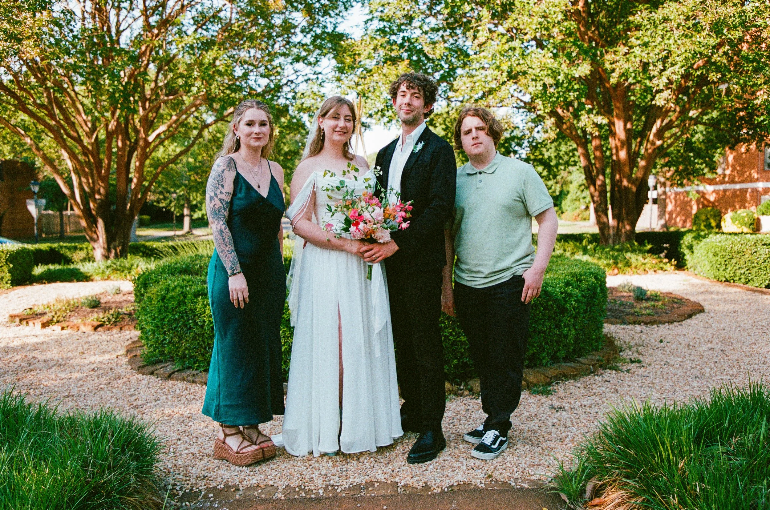 Maura & Macenzie-Portra400&800-05-16-26-86.jpg