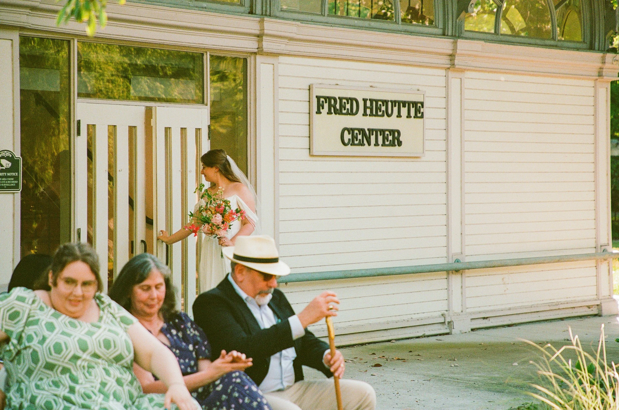 Maura & Macenzie-Portra400&800-05-16-26-54.jpg