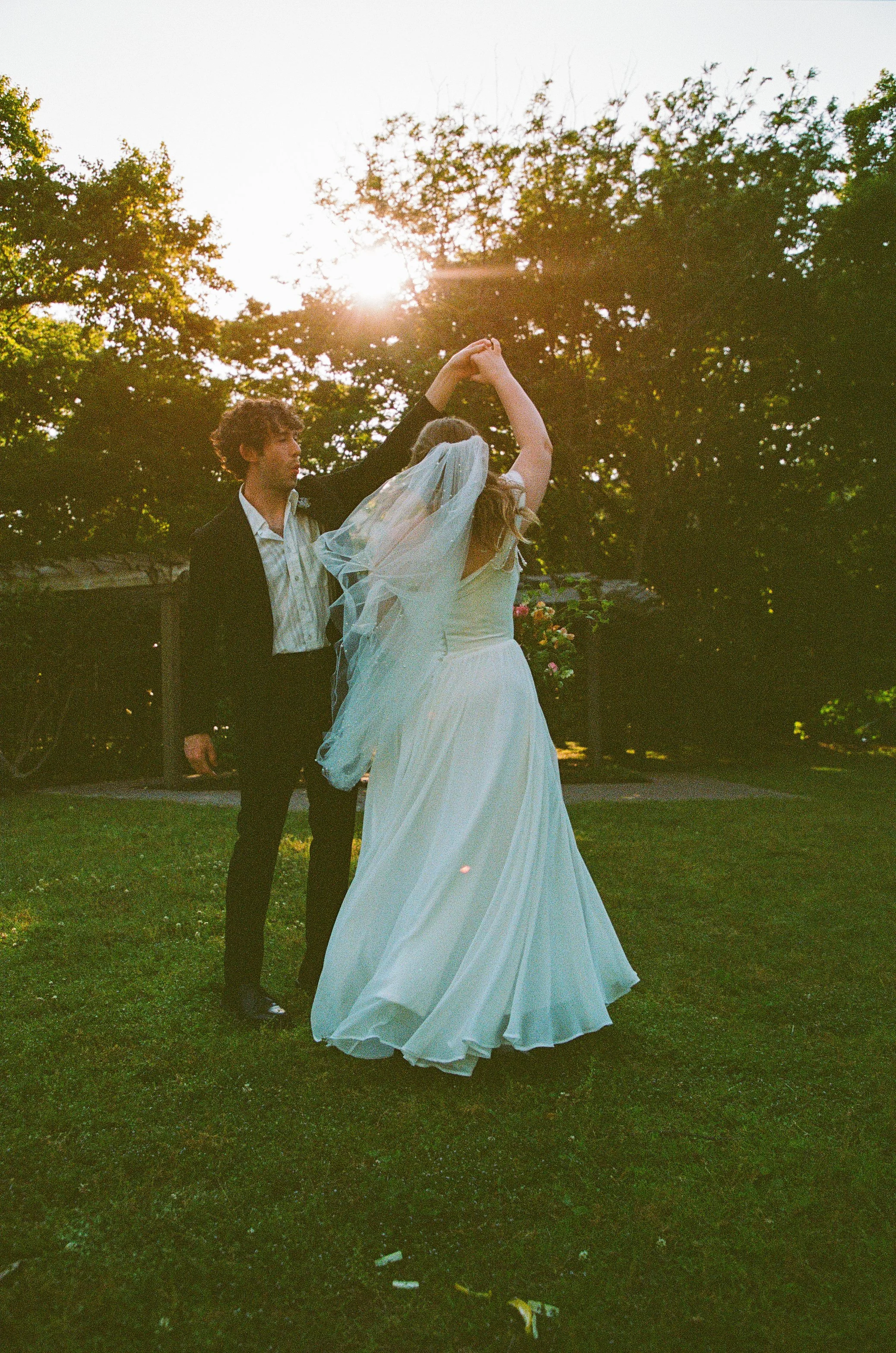 Maura & Macenzie-Portra400&800-05-16-26-109.jpg