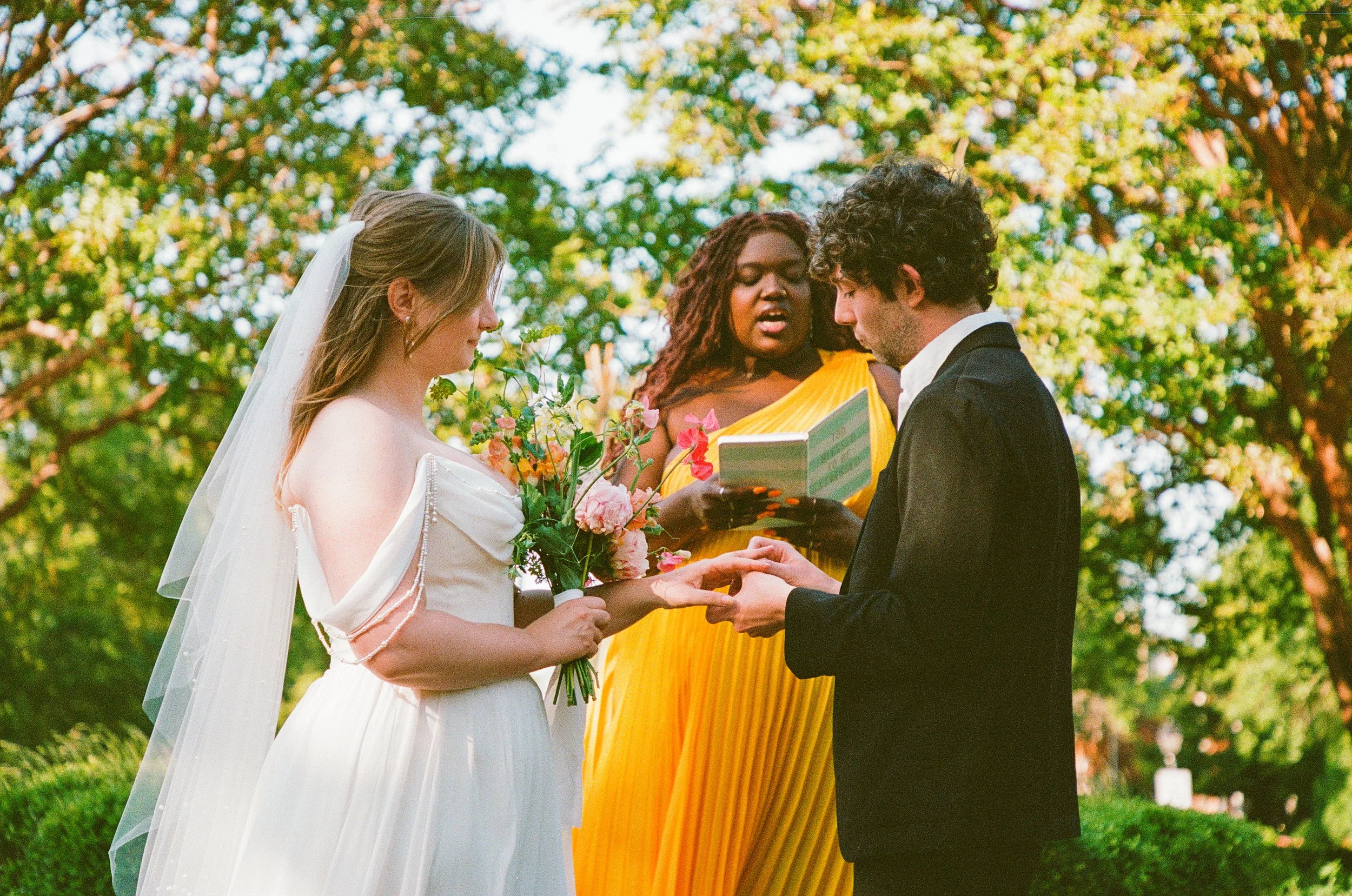 Maura & Macenzie-Portra400&800-05-16-26-74.jpg