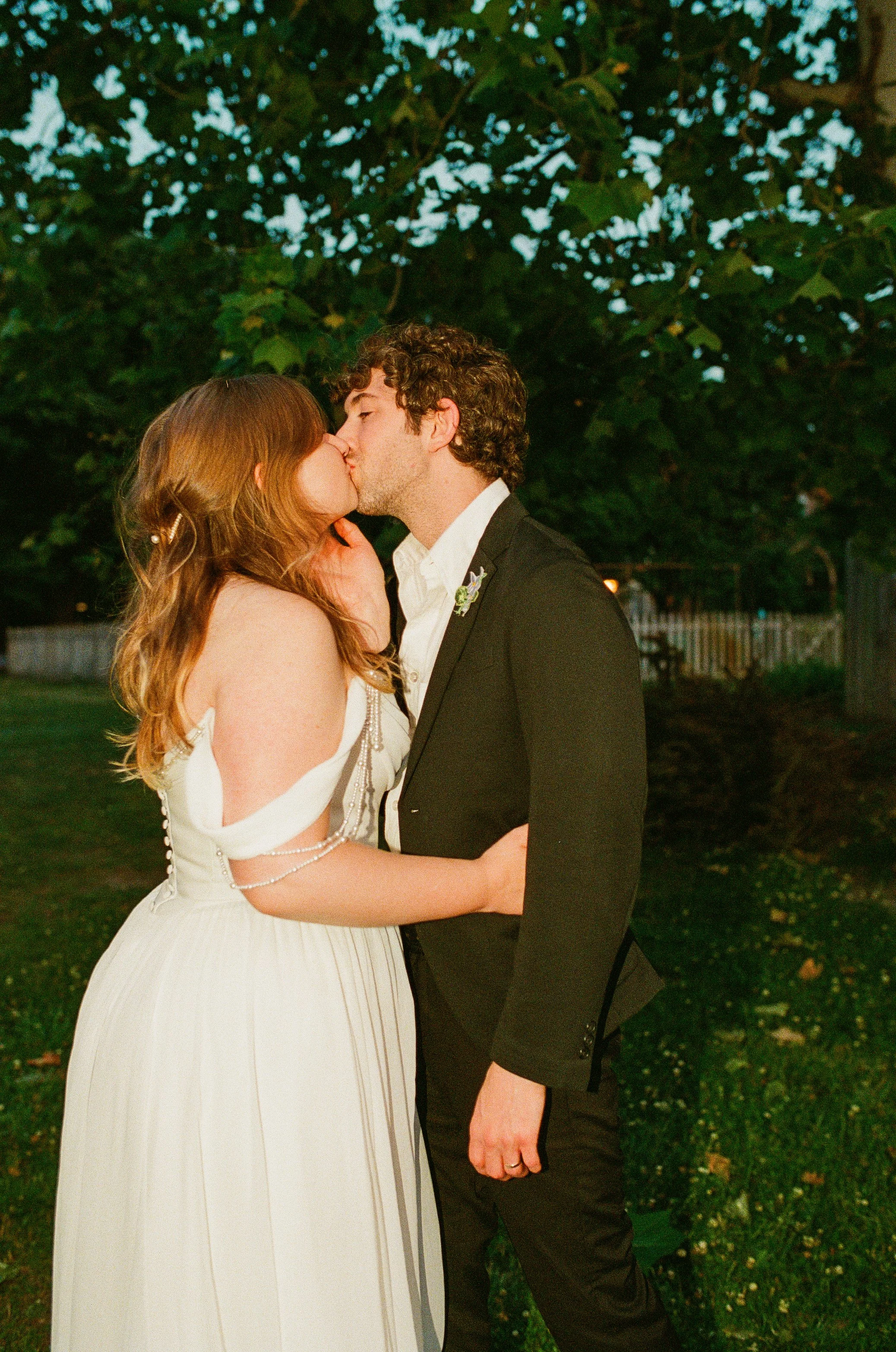Maura & Macenzie-Portra400&800-05-16-26-203.jpg