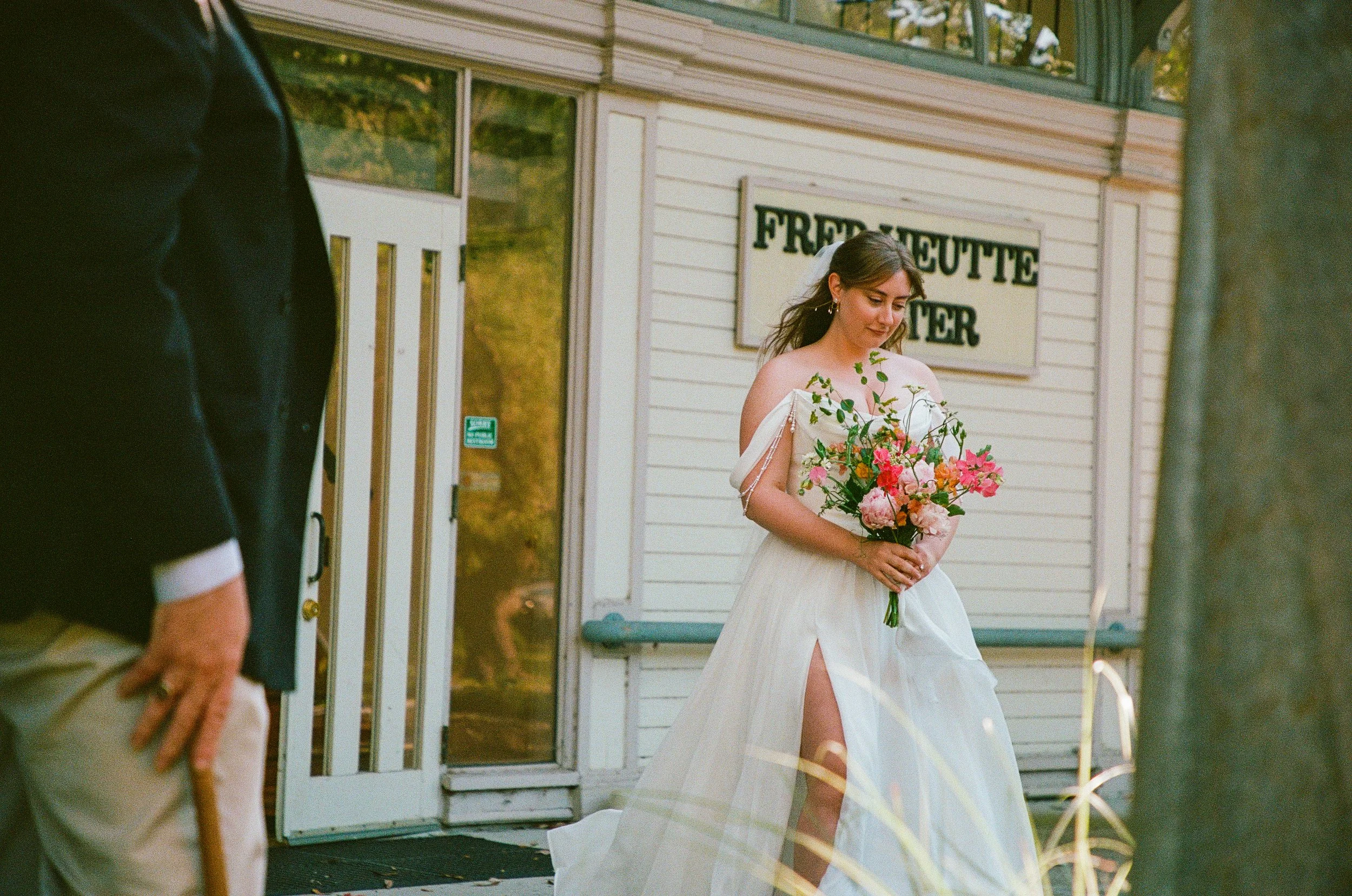 Maura & Macenzie-Portra400&800-05-16-26-55.jpg