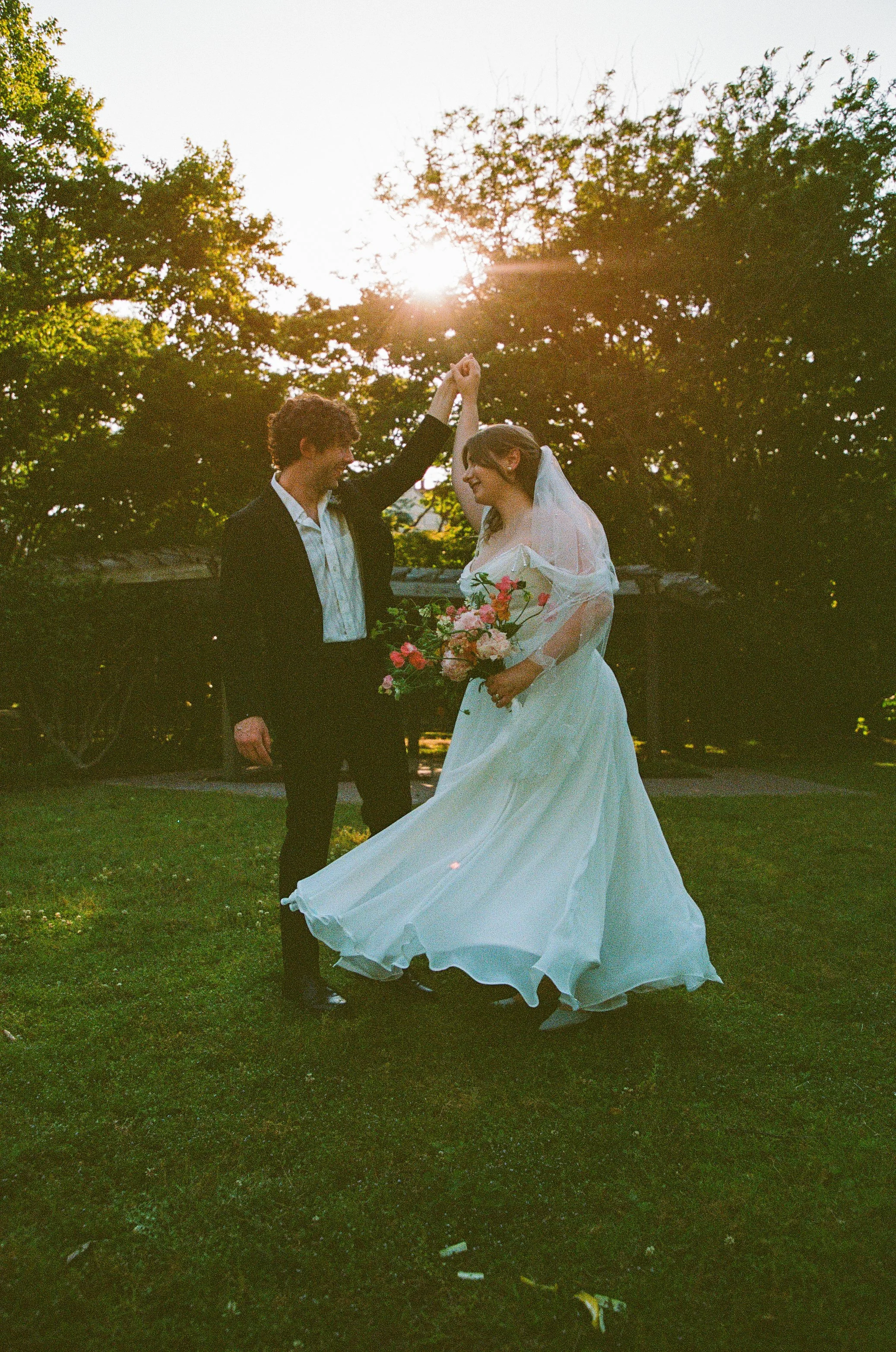 Maura & Macenzie-Portra400&800-05-16-26-110.jpg