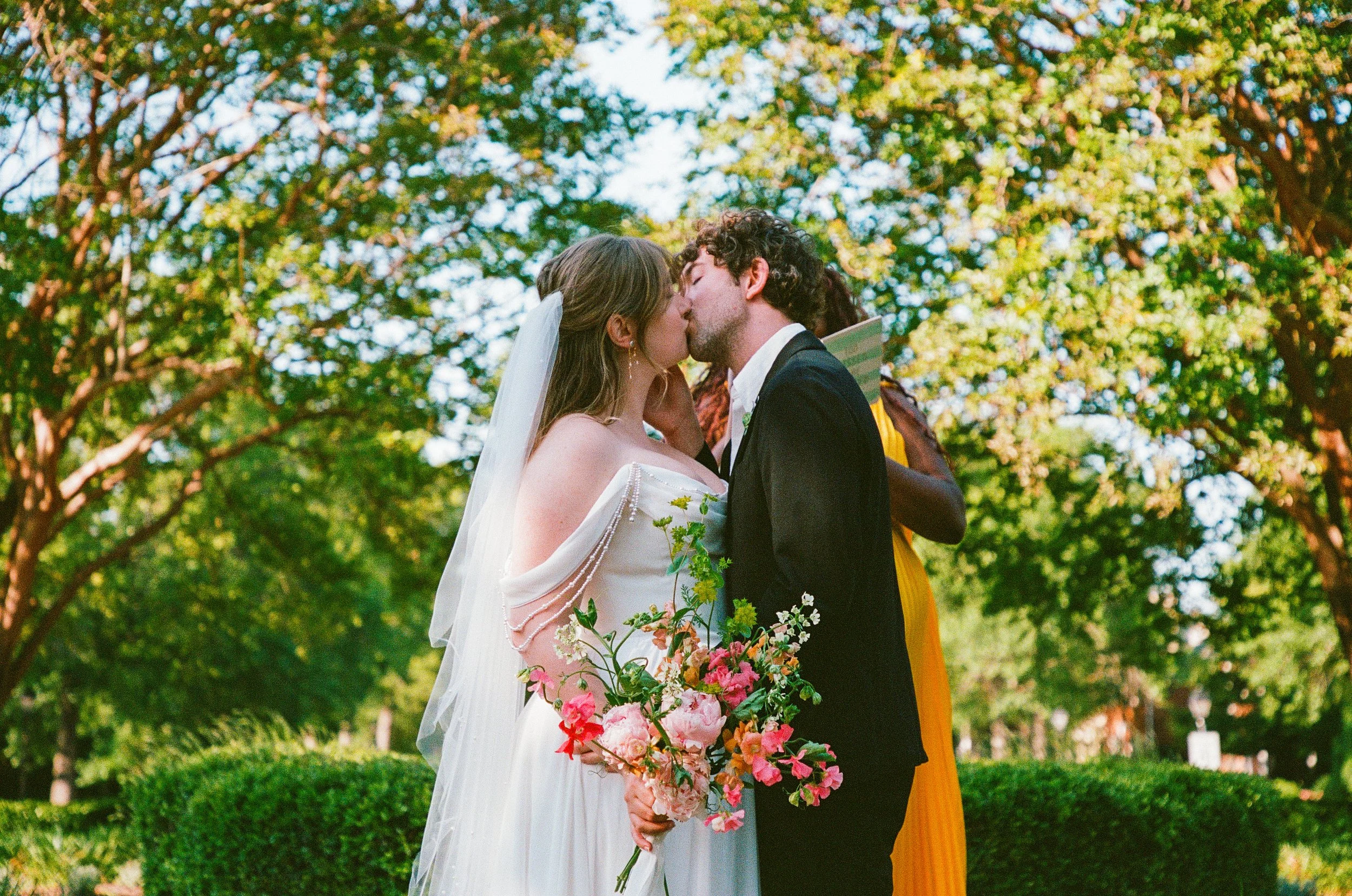 Maura & Macenzie-Portra400&800-05-16-26-76.jpg