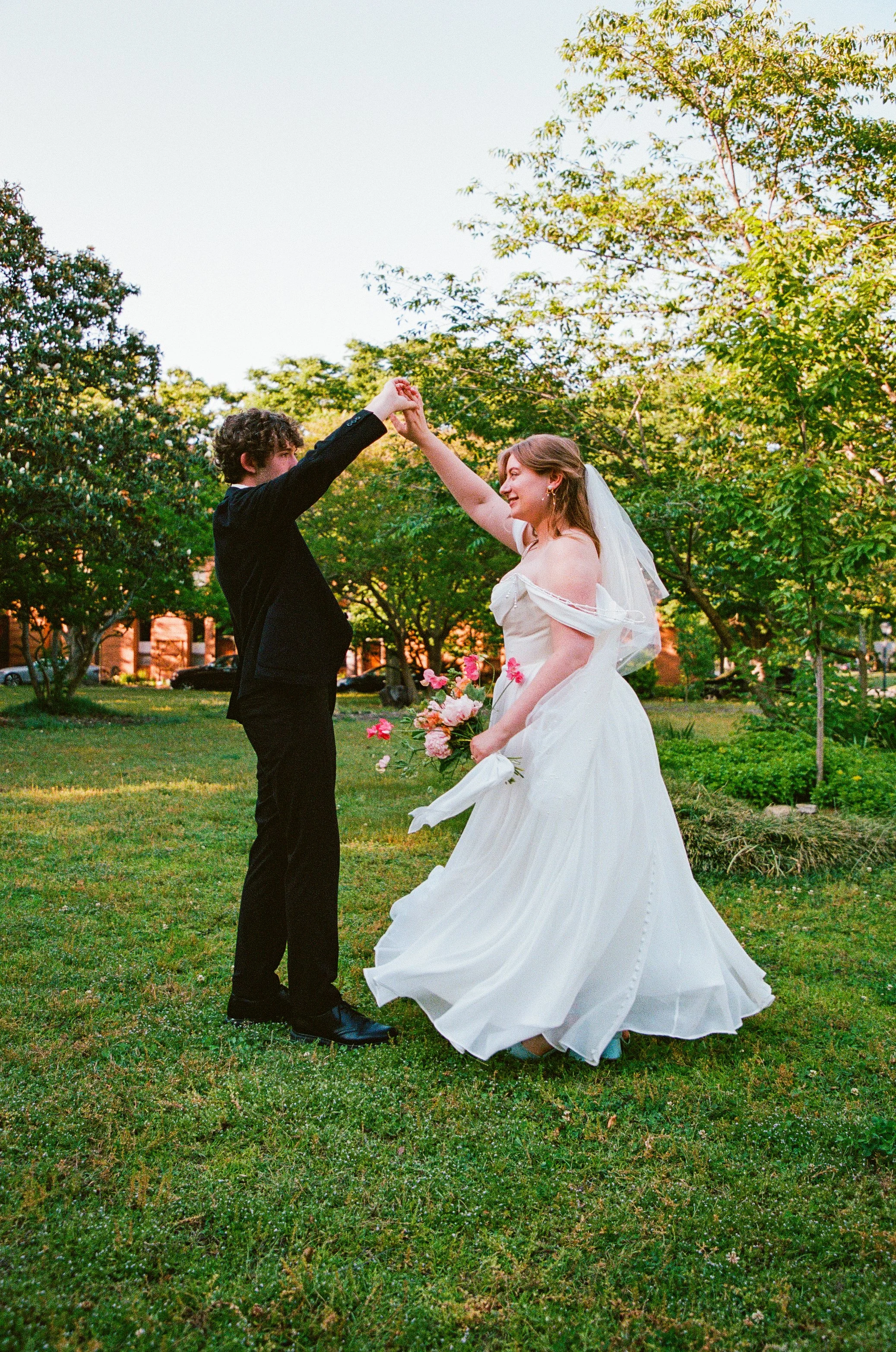 Maura & Macenzie-Portra400&800-05-16-26-112.jpg