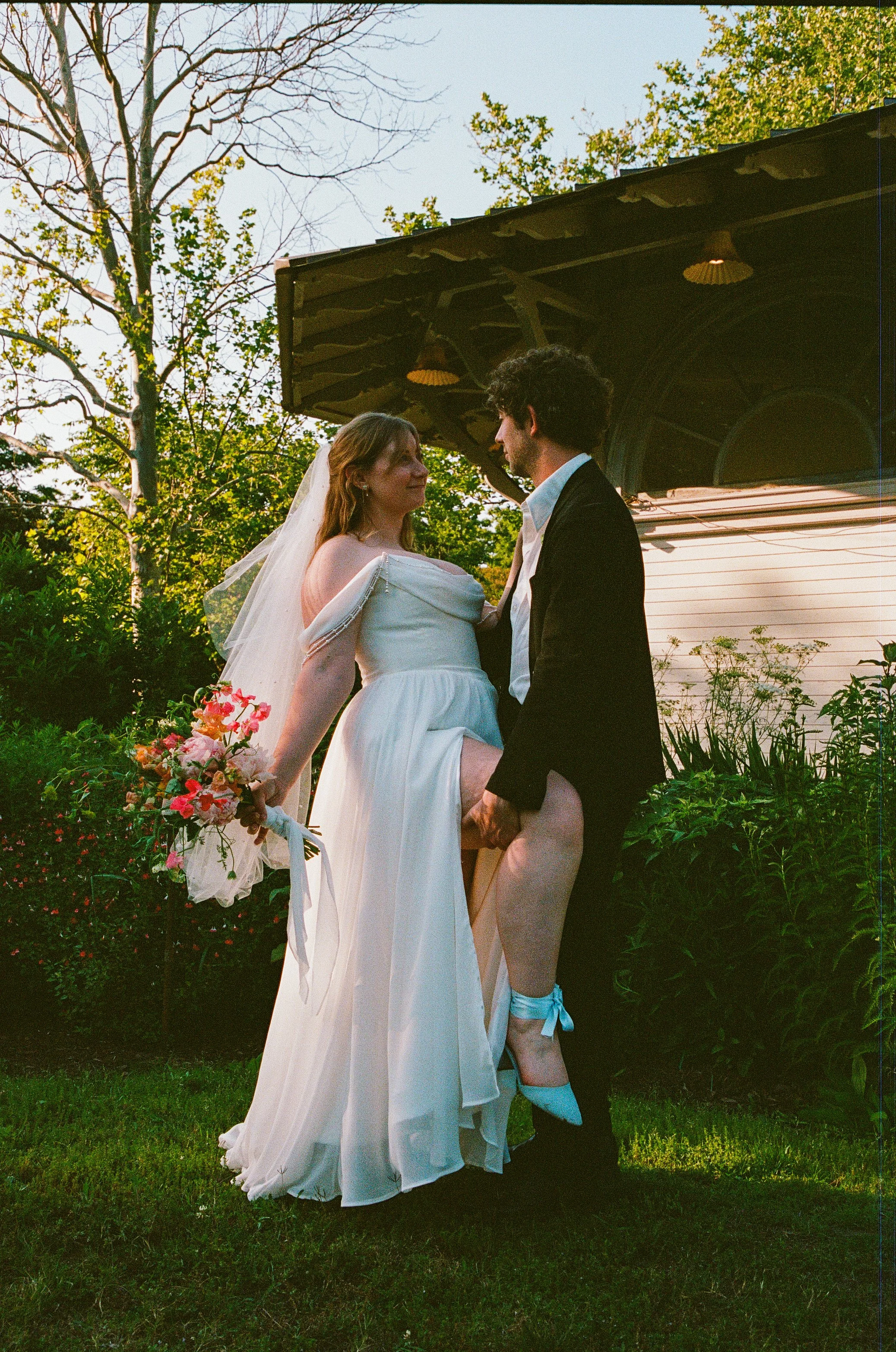 Maura & Macenzie-Portra400&800-05-16-26-121.jpg