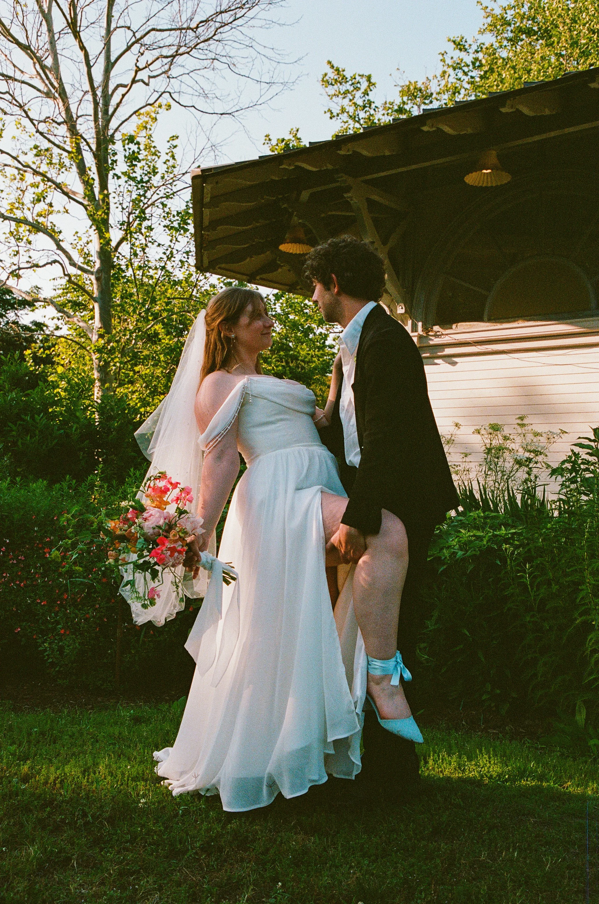 Maura & Macenzie-Portra400&800-05-16-26-122.jpg