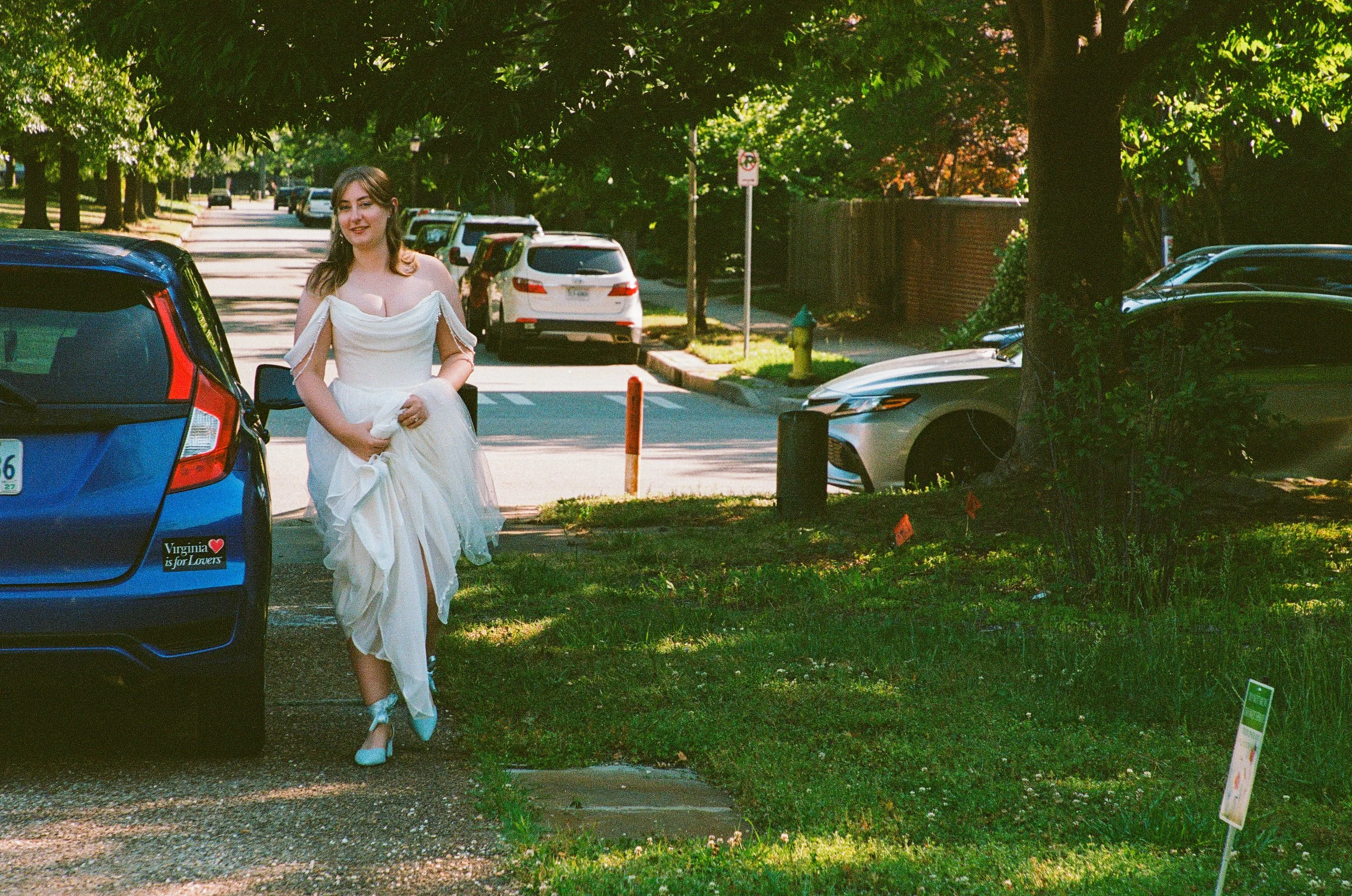 Maura & Macenzie-Portra400&800-05-16-26-47.jpg