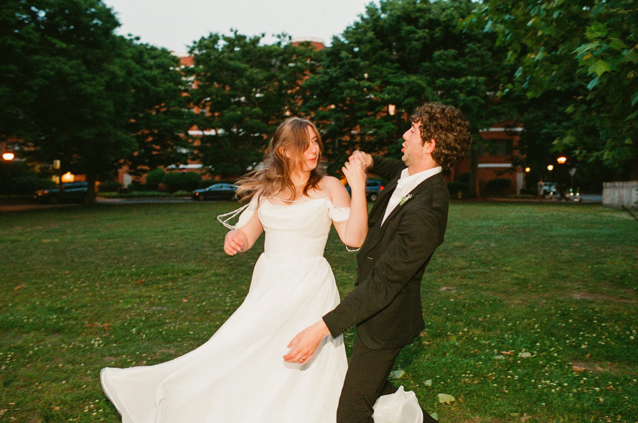 Maura & Macenzie-Portra400&800-05-16-26-194.jpg