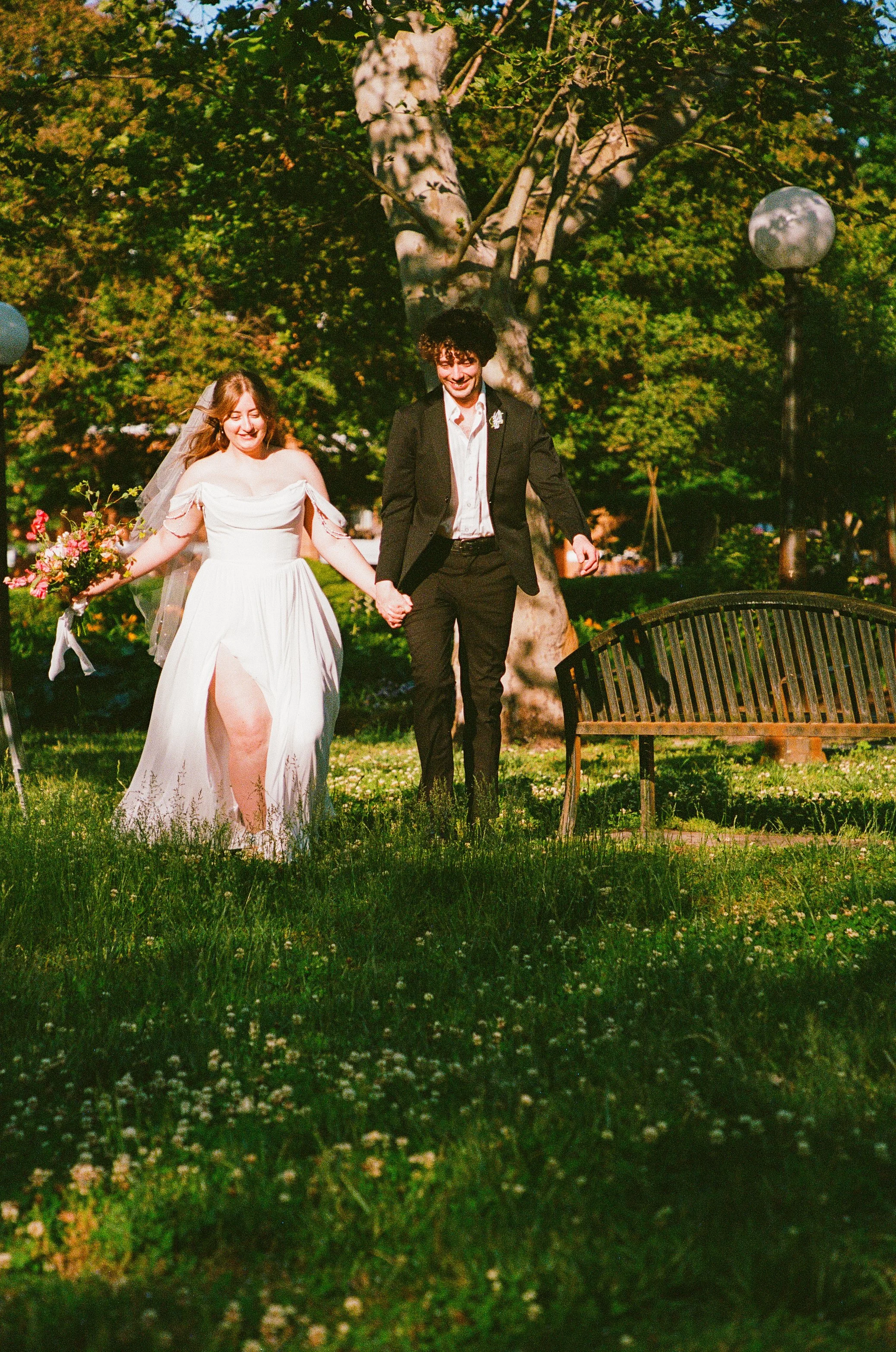 Maura & Macenzie-Portra400&800-05-16-26-107.jpg