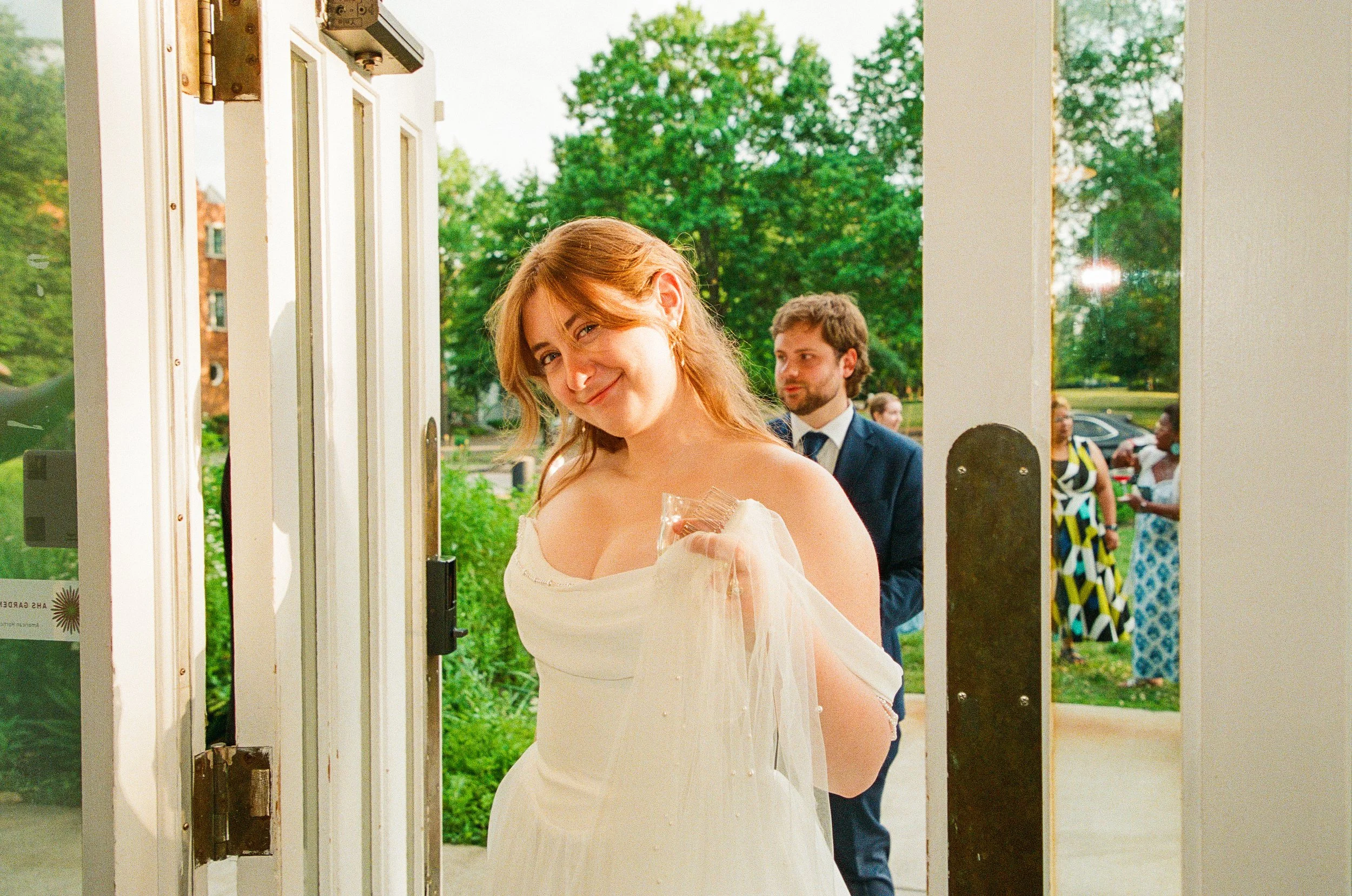Maura & Macenzie-Portra400&800-05-16-26-154.jpg