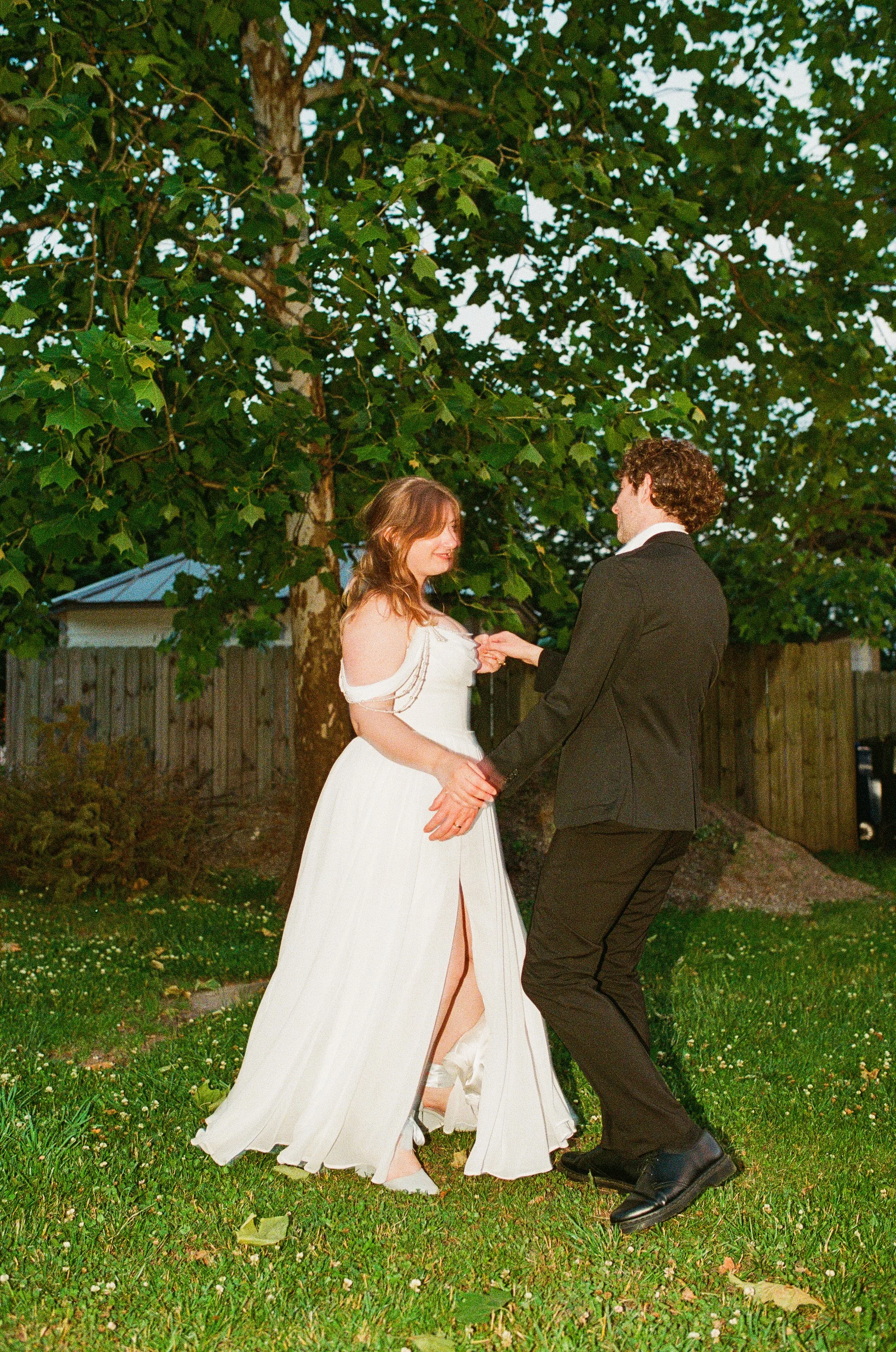 Maura & Macenzie-Portra400&800-05-16-26-198.jpg