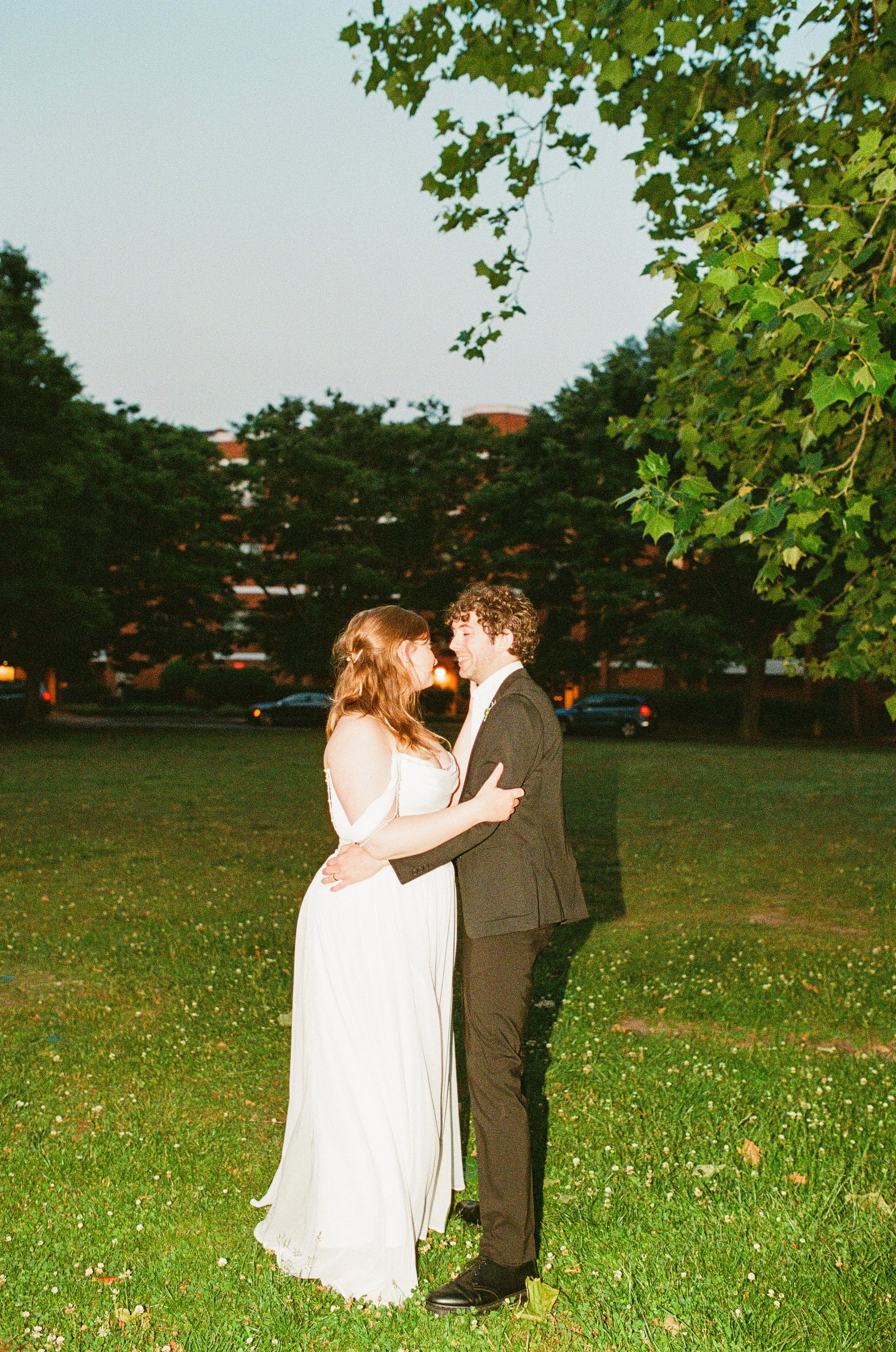 Maura & Macenzie-Portra400&800-05-16-26-189.jpg