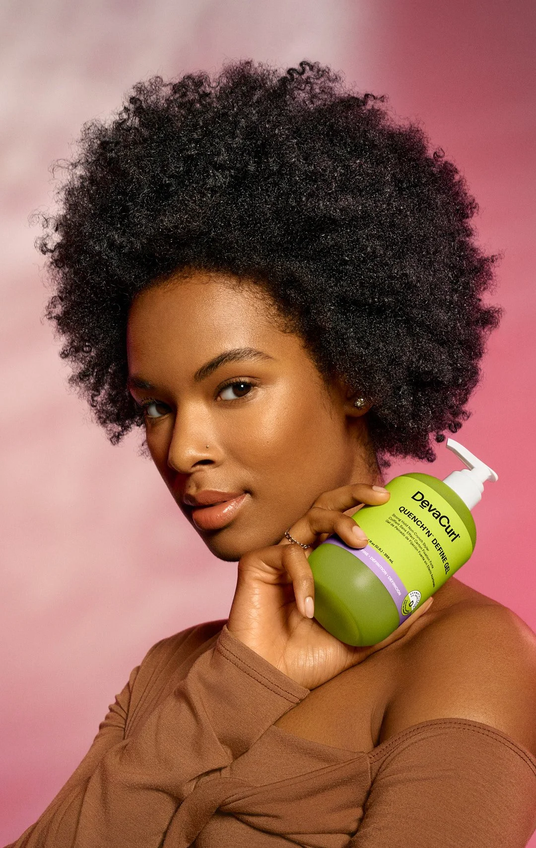 SHARAYAH_WW_FINAL_HAIR_GEL_IN_HAND_0008.jpg