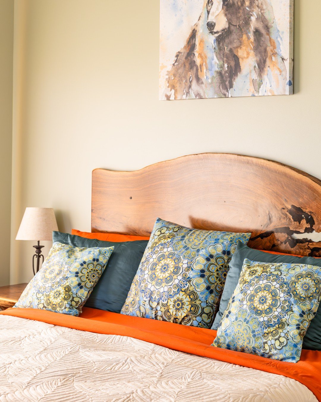 Wake up in style at our Glacier View Home &mdash; your elevated escape in the heart of Homer, Alaska. 🌄🛏️

This modern, thoughtfully designed home is all about comfort, privacy, and soaking in those signature Alaskan views.

From upscale finishes t