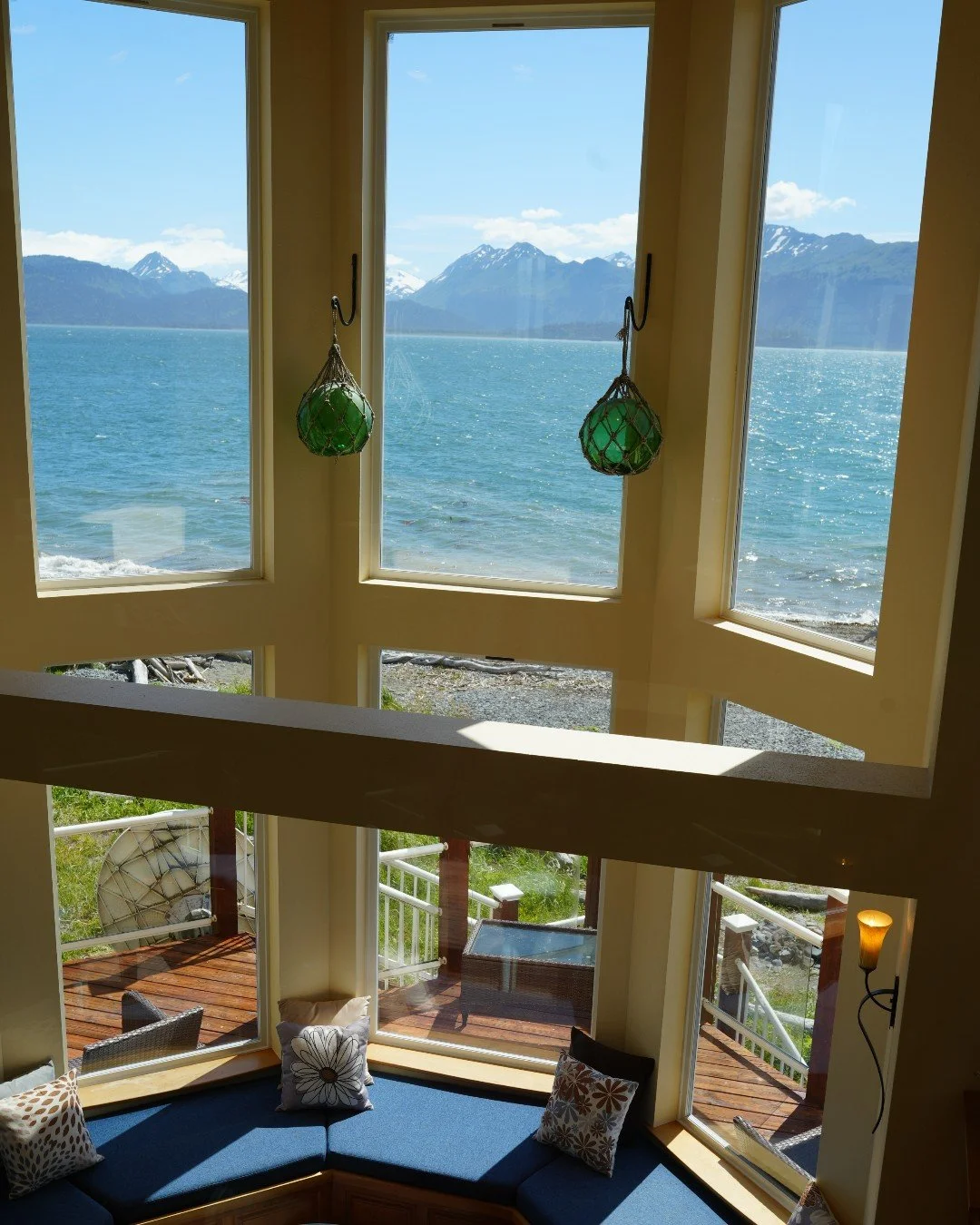 Snow on the ground, summer on our minds! Peek at our Homer Spit stays now and start building your ultimate summer escape. Your future self will thank you.

#LakeshoreLodging #Vacation #Summertime