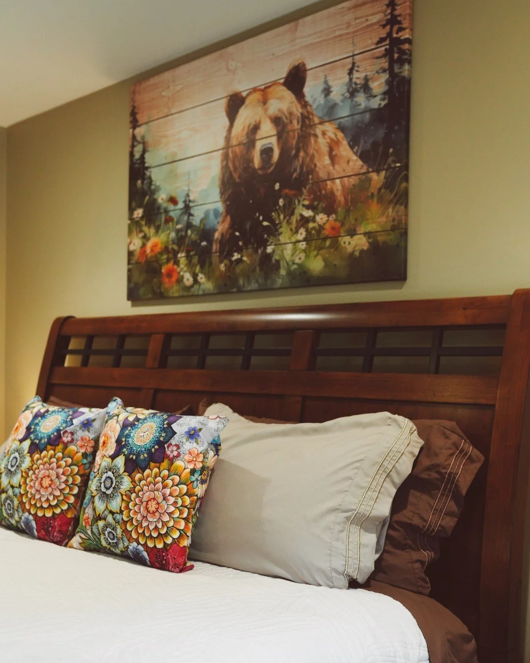 Tucked away, warm, and wonderfully cozy ❄️

Our Dens are made for slow mornings, hot coffee, and watching winter settle in.

Whether you&rsquo;re escaping for a quiet weekend or extending a holiday visit, this is your place to unwind.

#LakeshoreLodg