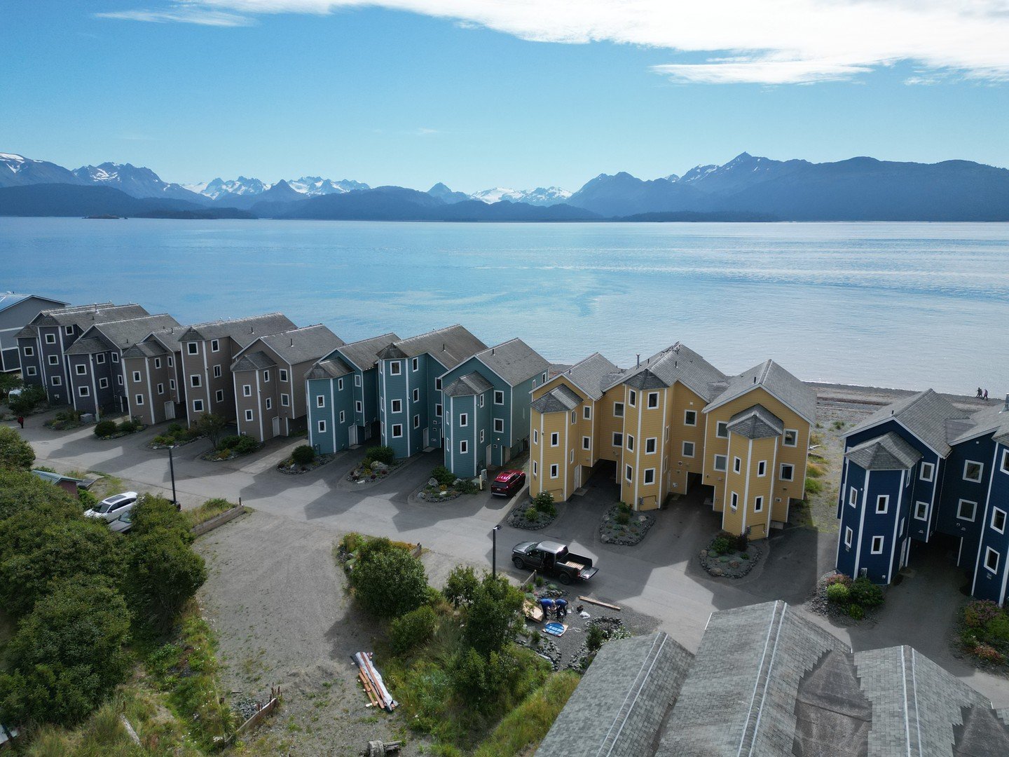 Add this to your 2026 vision board ✨

Open water, wide skies, and a place that makes it easy to slow down and stay awhile.

📍Lakeshore Lodging | Homer, Alaska