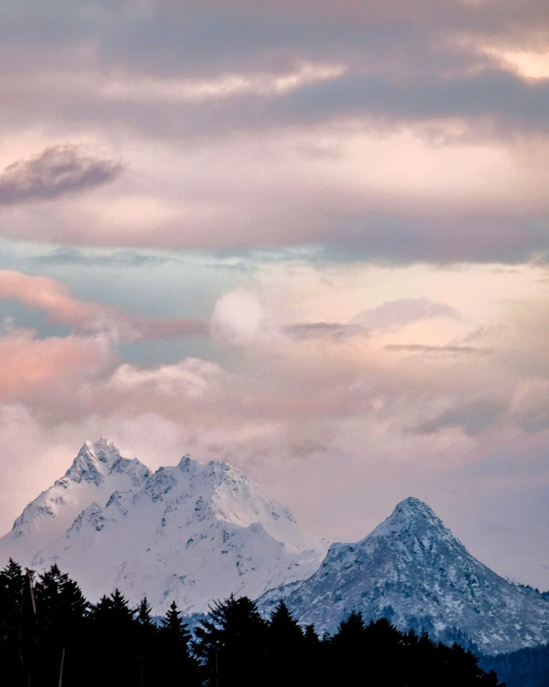 Winter in Homer is something special. ❄️

Quiet mornings, snow-dusted views, and the kind of calm you don&rsquo;t get any other time of year. Don&rsquo;t miss your chance to experience it.

✨ Enjoy 15% off all stays with code HOLIDAY15 through March 