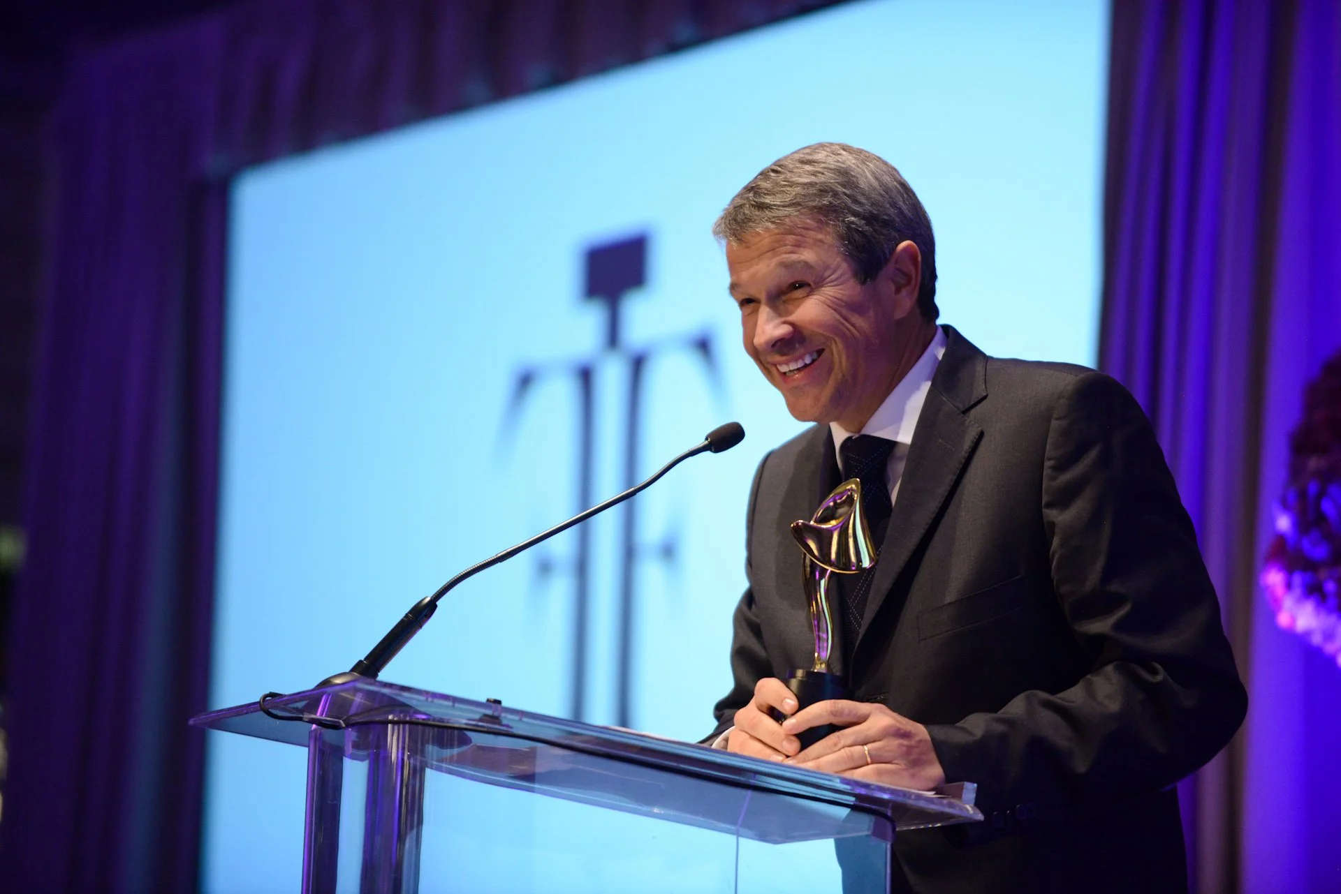 FF Circle of Champions 2015-L-135.jpg