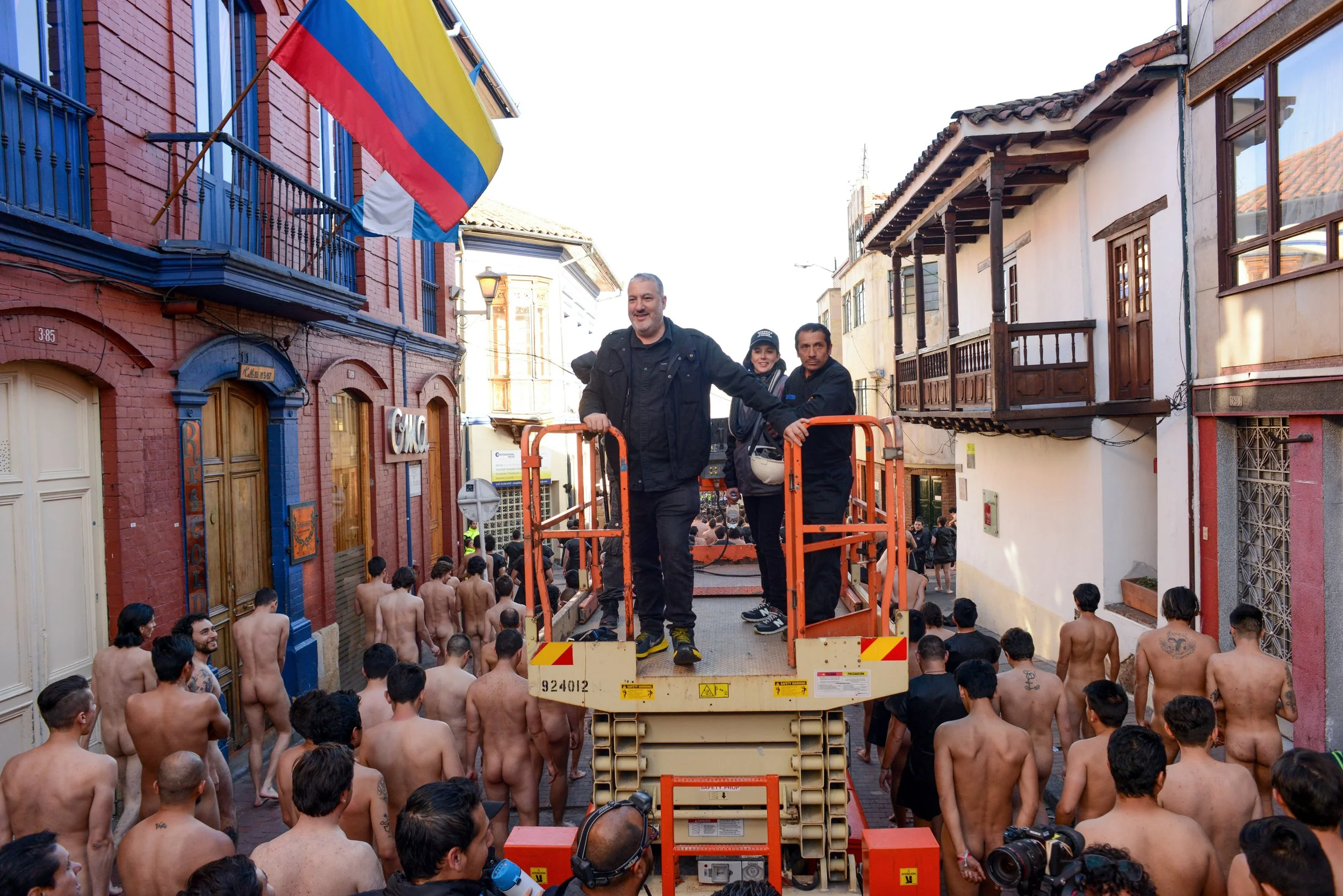 0035_Spencer Tunick-Bogota-103.jpg