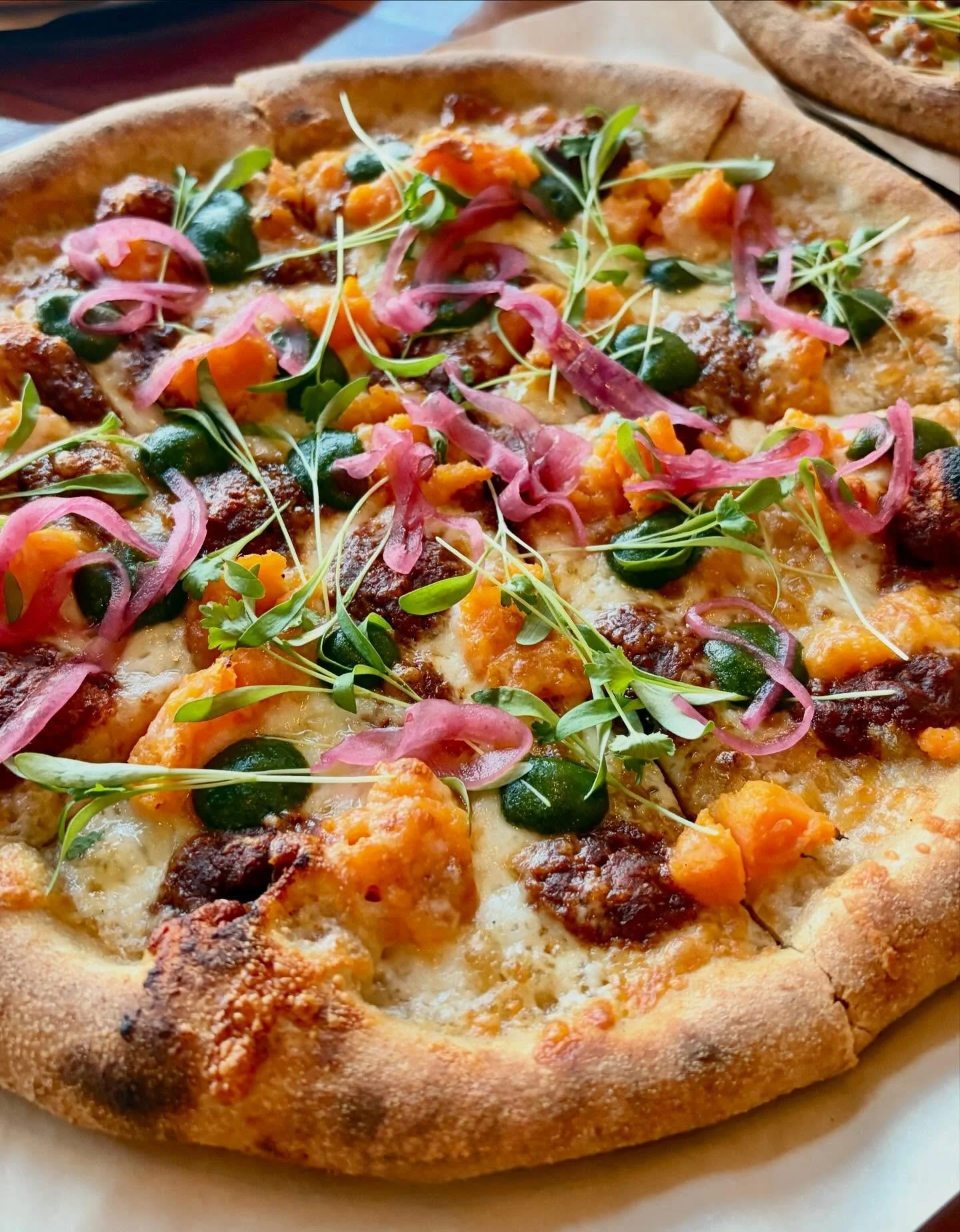 🚀💥New Pizza Drop 🍕

Mole, Mole, Mole - red mole sauce, sweet potato, manchego, salsa verde, candied almond, cilantro, maple vinegar 

Unwrapped- potsticker 🍕- ginger sausage, mozzarella, cabbage slaw, soy-ginger dressing, crispy wonton, sesame se