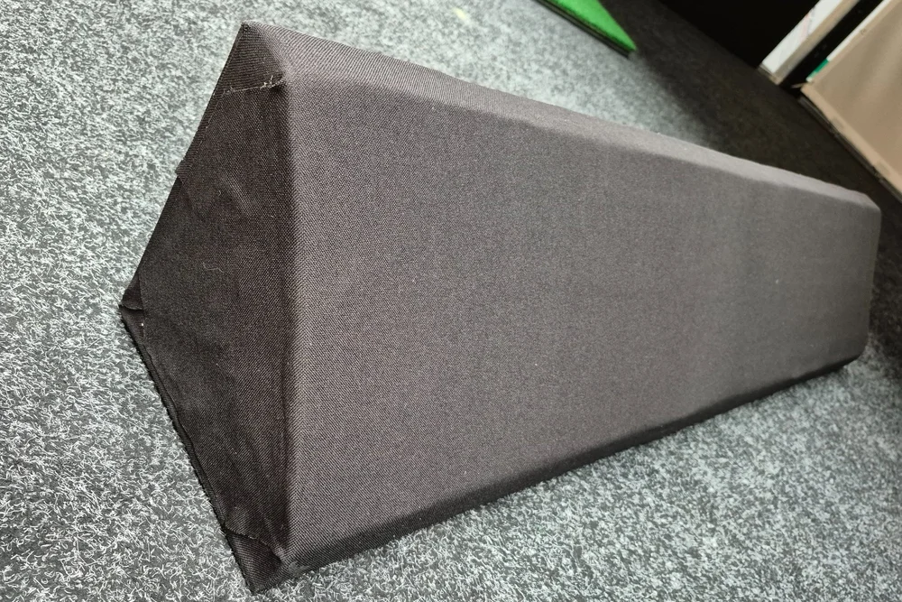 Screen edge foam detail