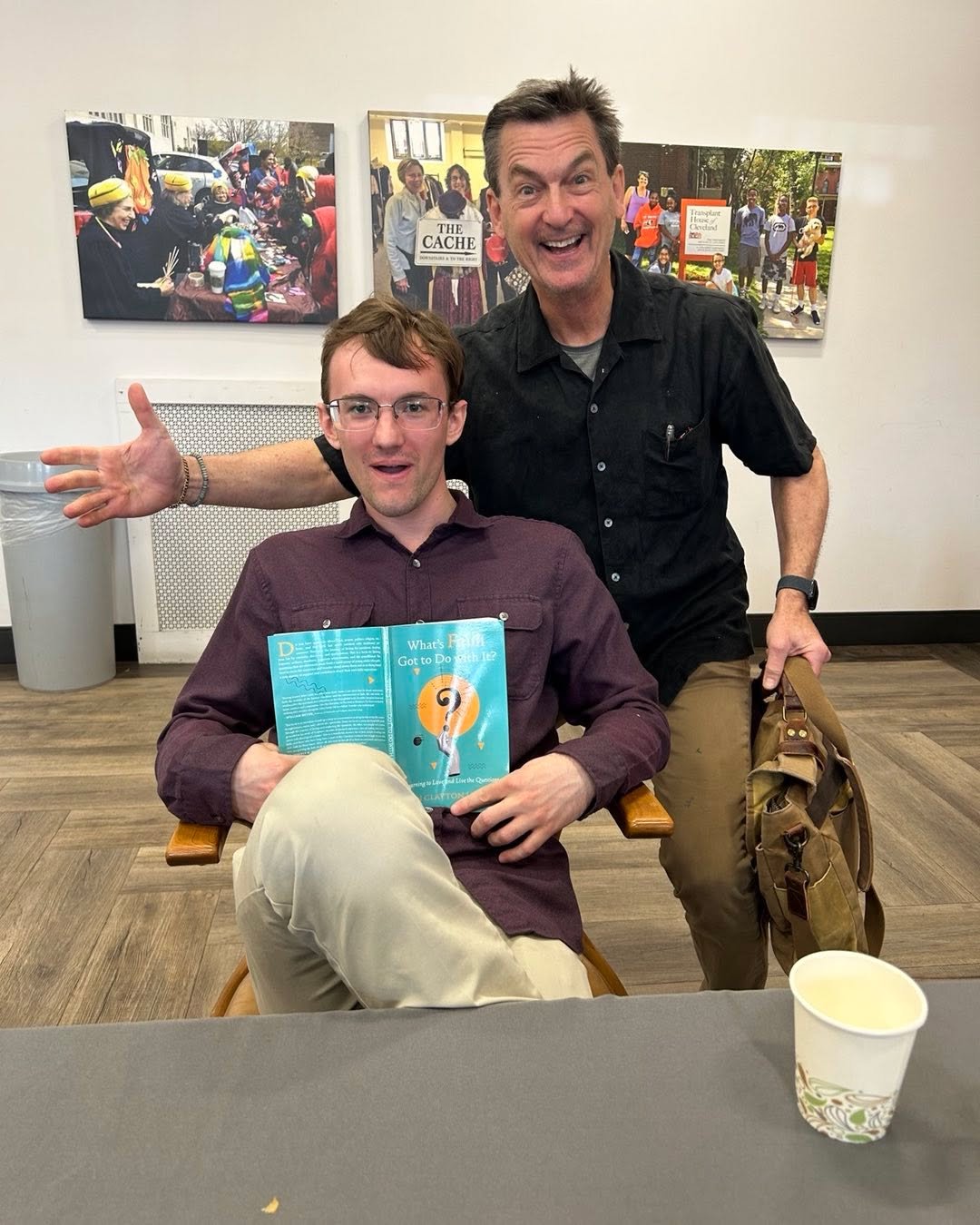 Andrew was reading at office hours when THE Rev. John Lentz, author of the book stopped by! 🩷📖🎉