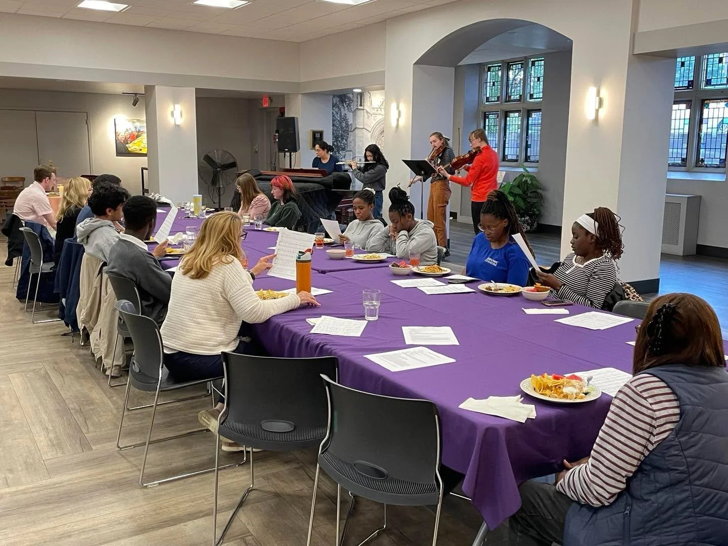 Spontaneous music at Dinner Church is a favorite upcam experience!! 🩷&hearts;️🎶