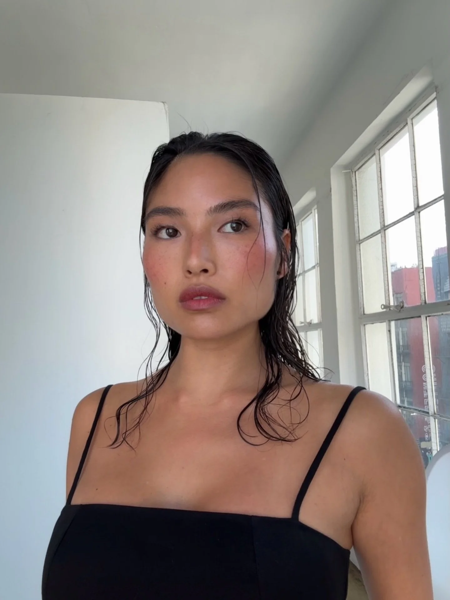 Flushed cheeks + stained lips with @janjanyuan 💗 

Makeup by me using favorites from @merit @violette_fr @kosas @politesocietybeauty @dalba_global 

bts moments @_tiffanimoreno_ @_jordanalex