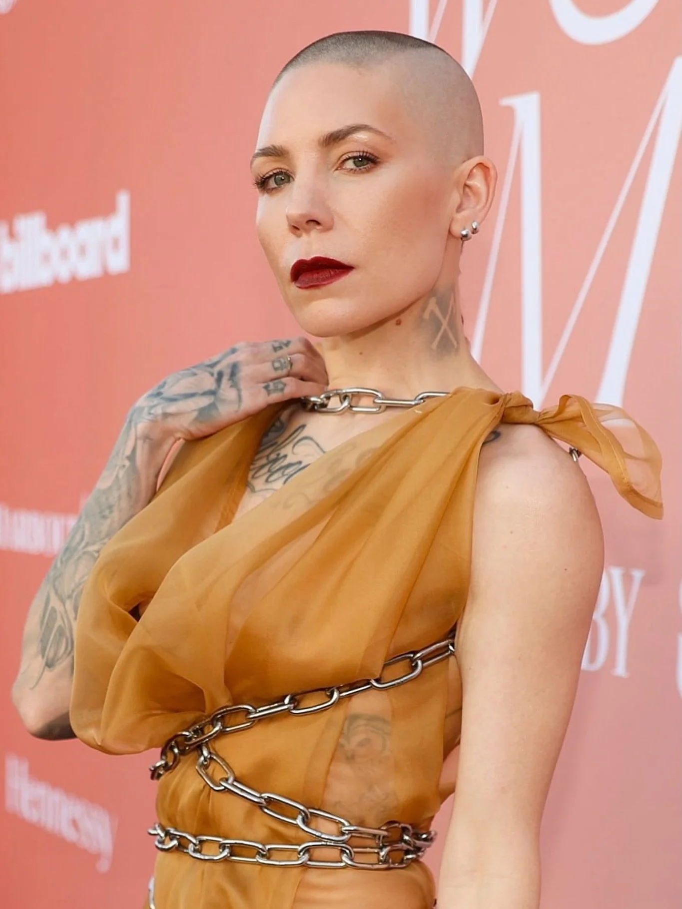 @skylargrey x @billboard

Custom gown by @byandra_g 
Spike braid by @scottkinghair
Glam @nicolewalmsley using favorites from @maccosmetics @politesocietybeauty @vieve @darkswanofdenmark | @thewallgroup #twgartists 

#bbwomeninmusic #billboardwomeninm