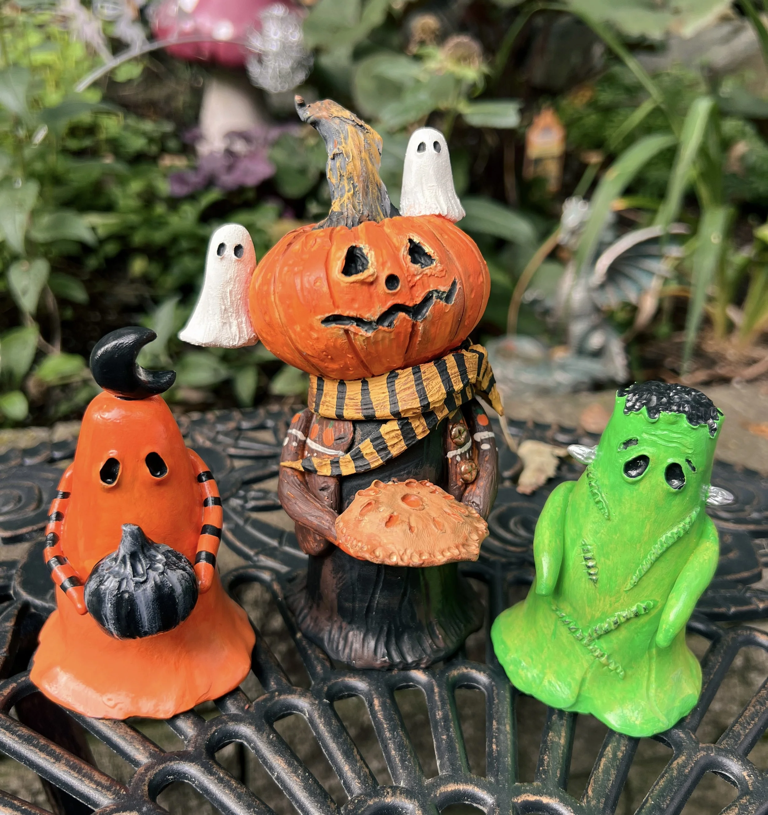 Pie Pumpkinhead and Mini Ghosts